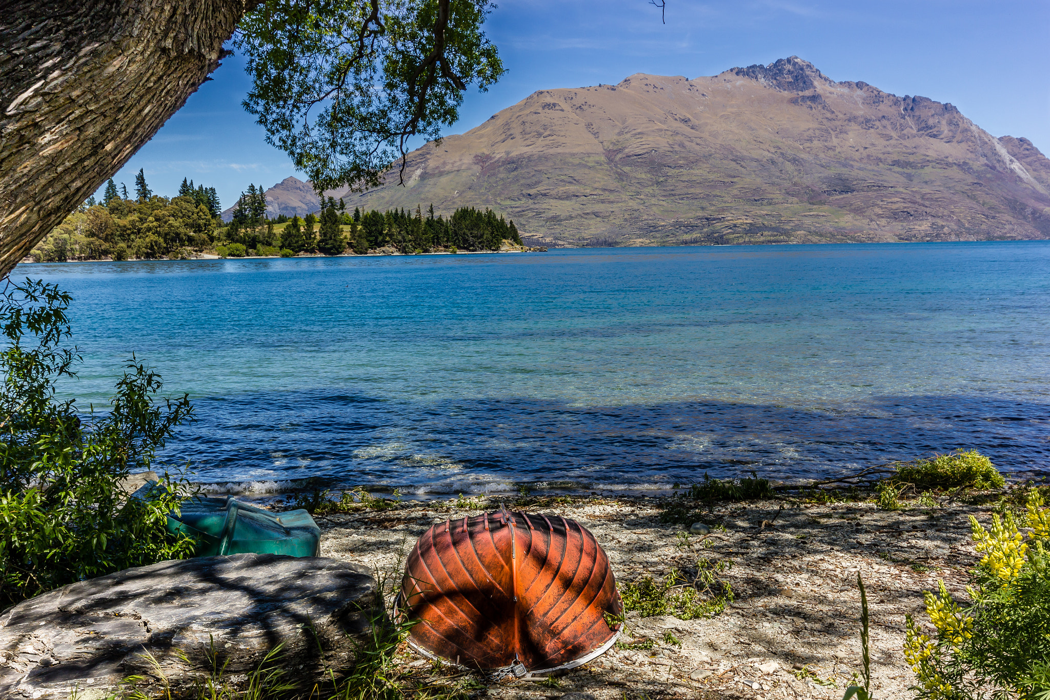Canon EOS 550D (EOS Rebel T2i / EOS Kiss X4) + Sigma 10-20mm F4-5.6 EX DC HSM sample photo. Lake wakatipu, queenstown nz. photography