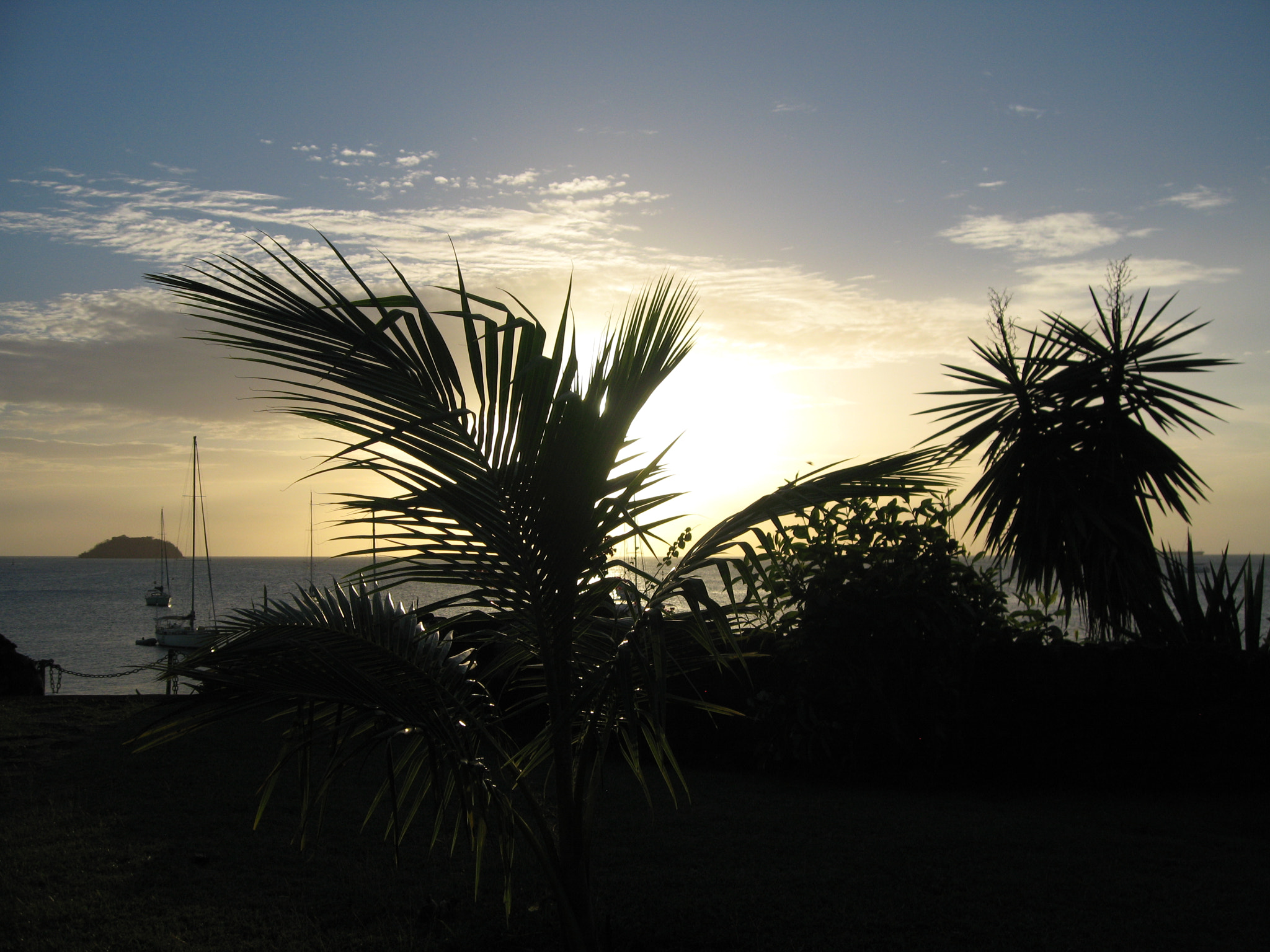 Canon DIGITAL IXUS 900TI sample photo. Martinique les trois ilets "la pointe du bout" photography