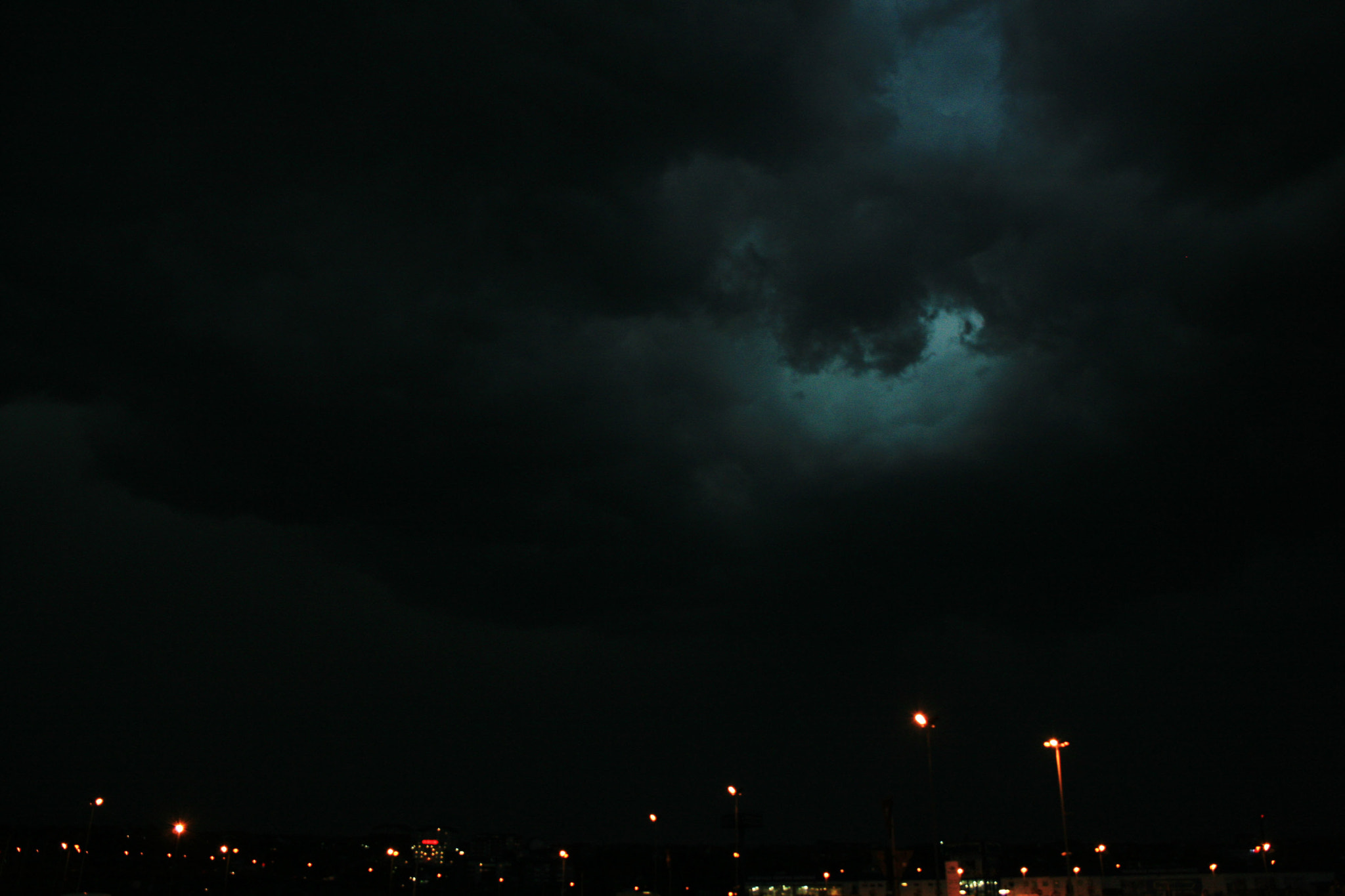 Canon EF-S 18-55mm F3.5-5.6 sample photo. Restless night photography