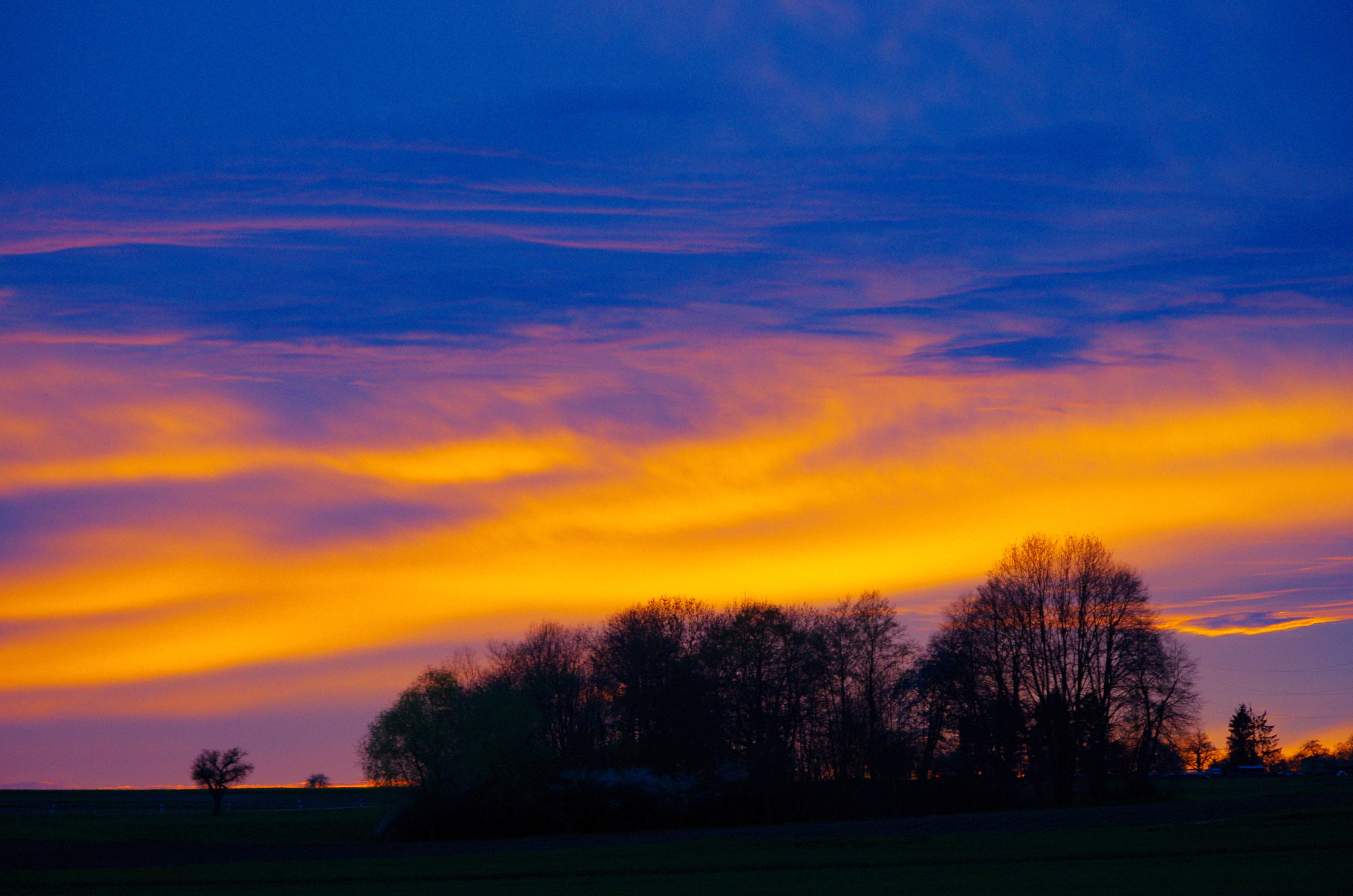 smc PENTAX-DA L 55-300mm F4-5.8 ED sample photo. Bright clouds in the evening sky photography