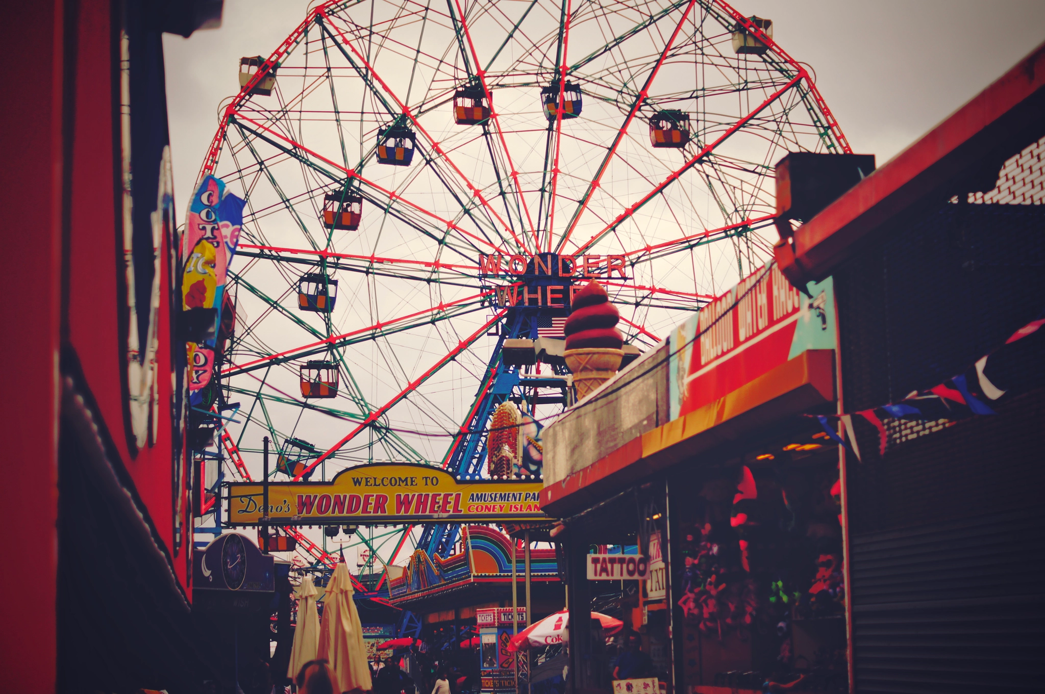 Sony Alpha DSLR-A580 + Sony DT 50mm F1.8 SAM sample photo. Wonder wheel photography