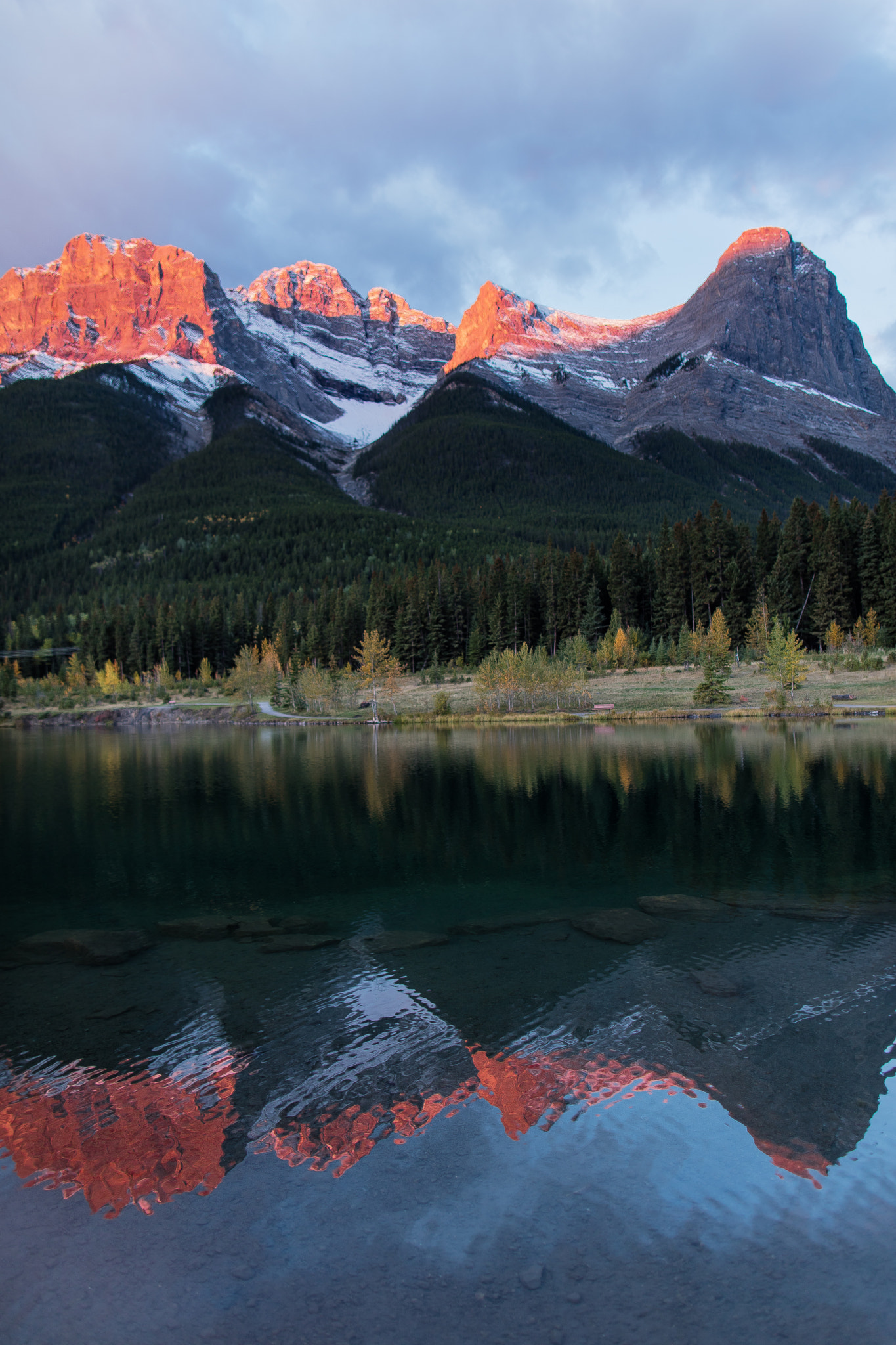Canon EOS 5DS + Canon EF 24mm F1.4L II USM sample photo. Morning sunrise reflection bow valley photography