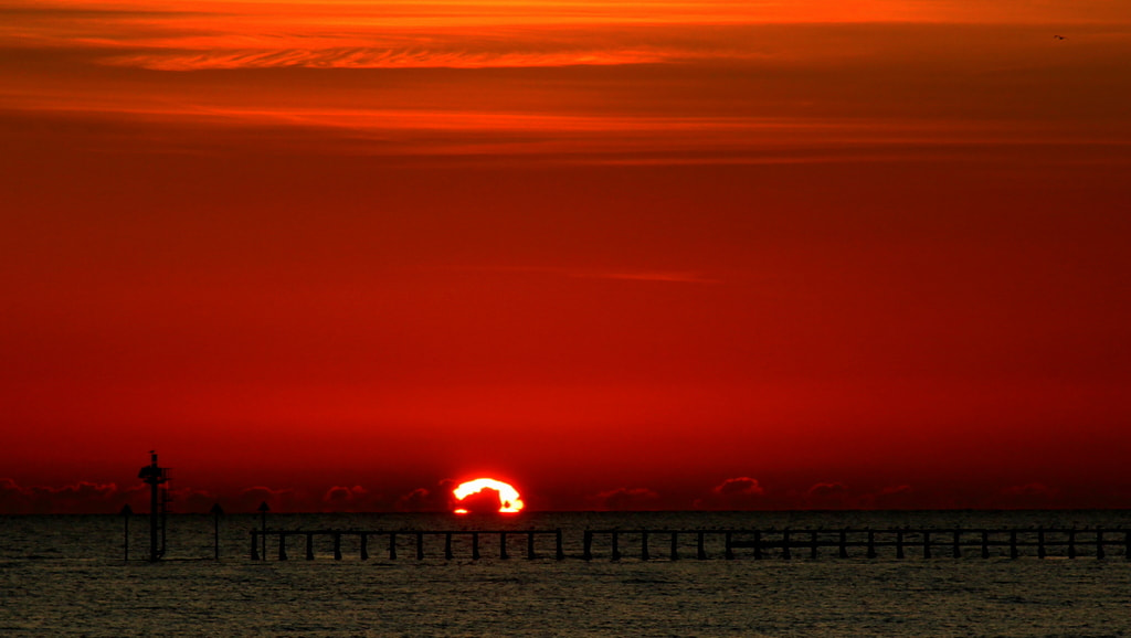 Canon EF 28-105mm f/3.5-4.5 USM sample photo. Setting sun photography