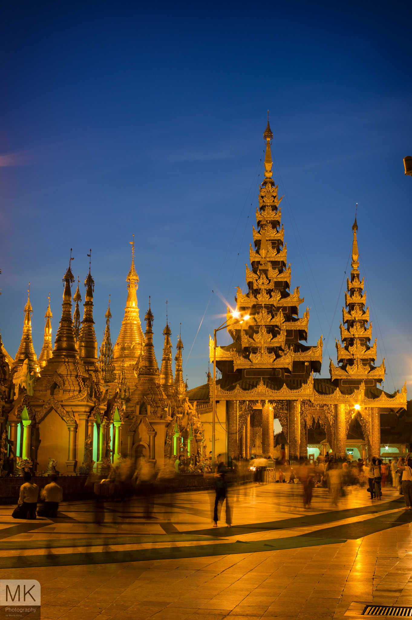 Pentax K-3 + HD Pentax-FA 35mm F2 AL sample photo. Shwedagon paya at dusk photography