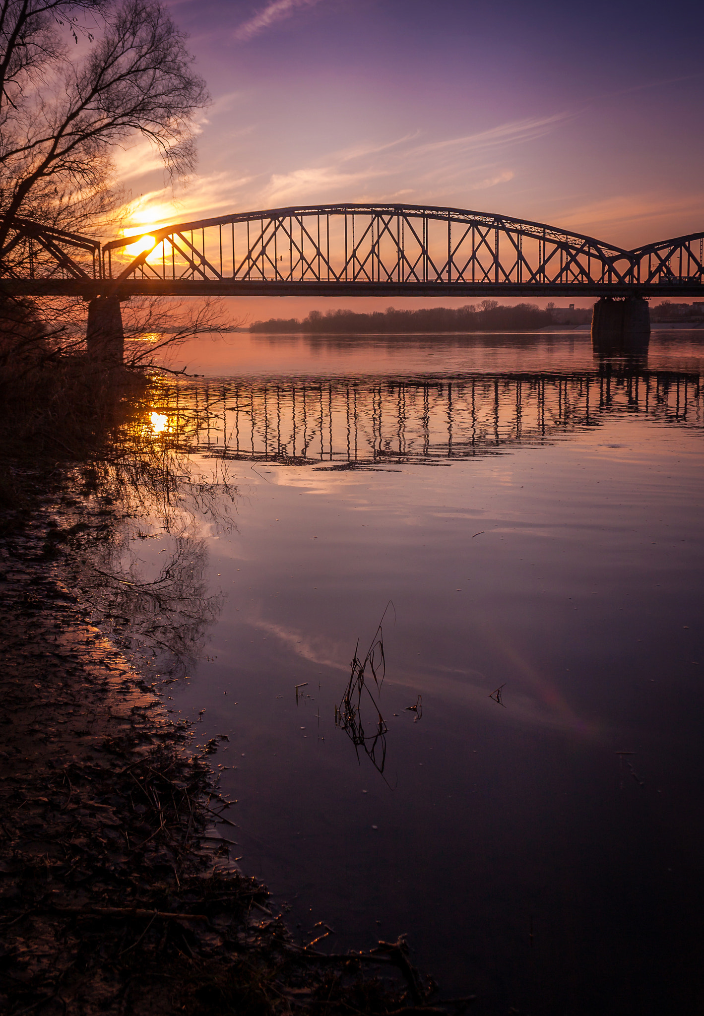Canon EF-S 18-55mm F3.5-5.6 sample photo. Sunset_bridge_torun photography
