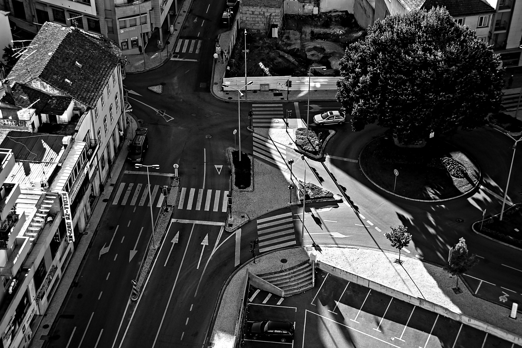 Canon EOS 500D (EOS Rebel T1i / EOS Kiss X3) sample photo. Confluences versus divergences photography