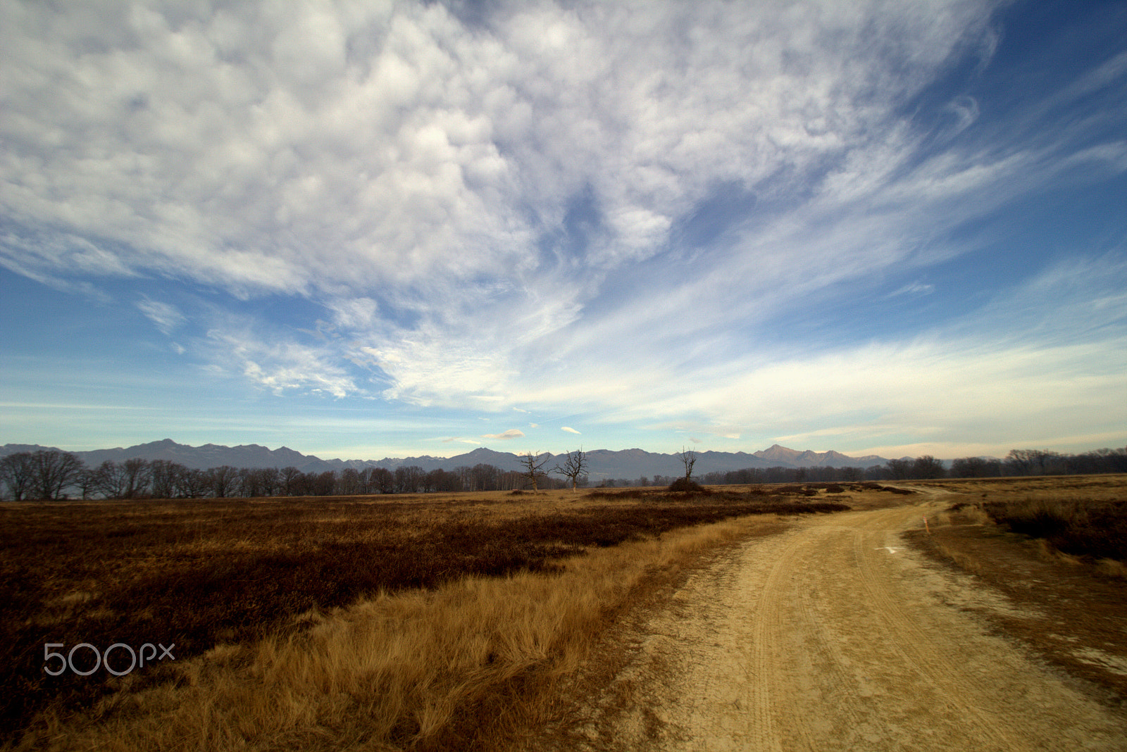 Canon EF-S 10-18mm F4.5–5.6 IS STM sample photo. Seguendo il clielo photography