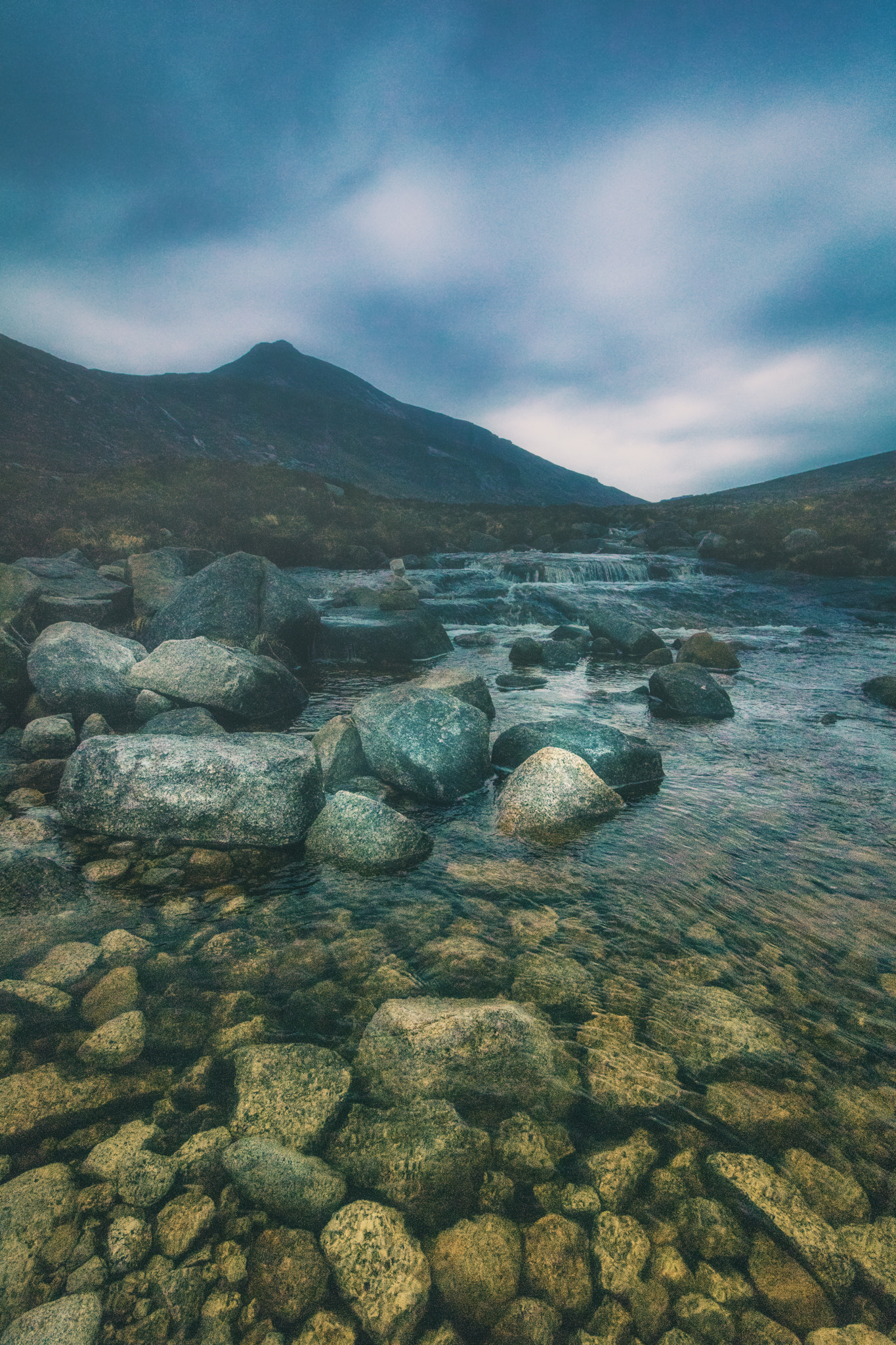 Canon EF-S 10-18mm F4.5–5.6 IS STM sample photo. River in the mountains photography