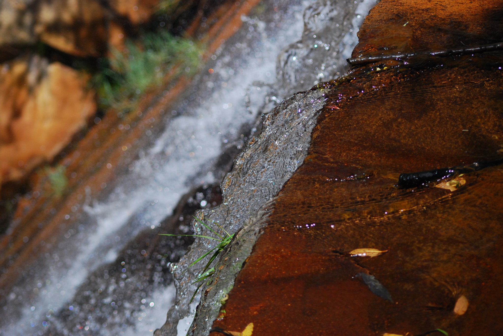 Nikon D80 + AF Nikkor 70-210mm f/4-5.6 sample photo. Water of life photography