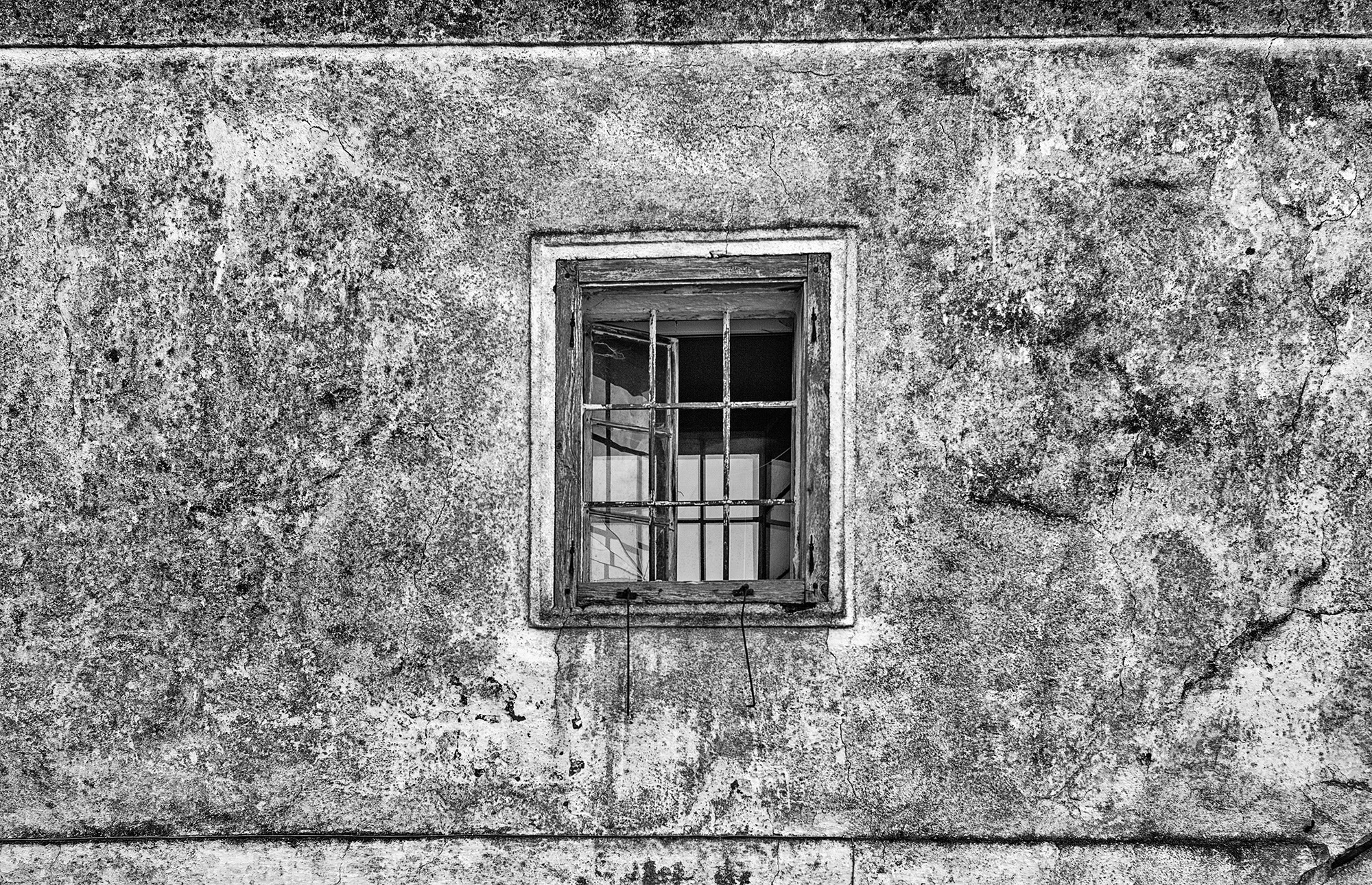 Summicron-M 1:2/35 ASPH. sample photo. Window to the world photography