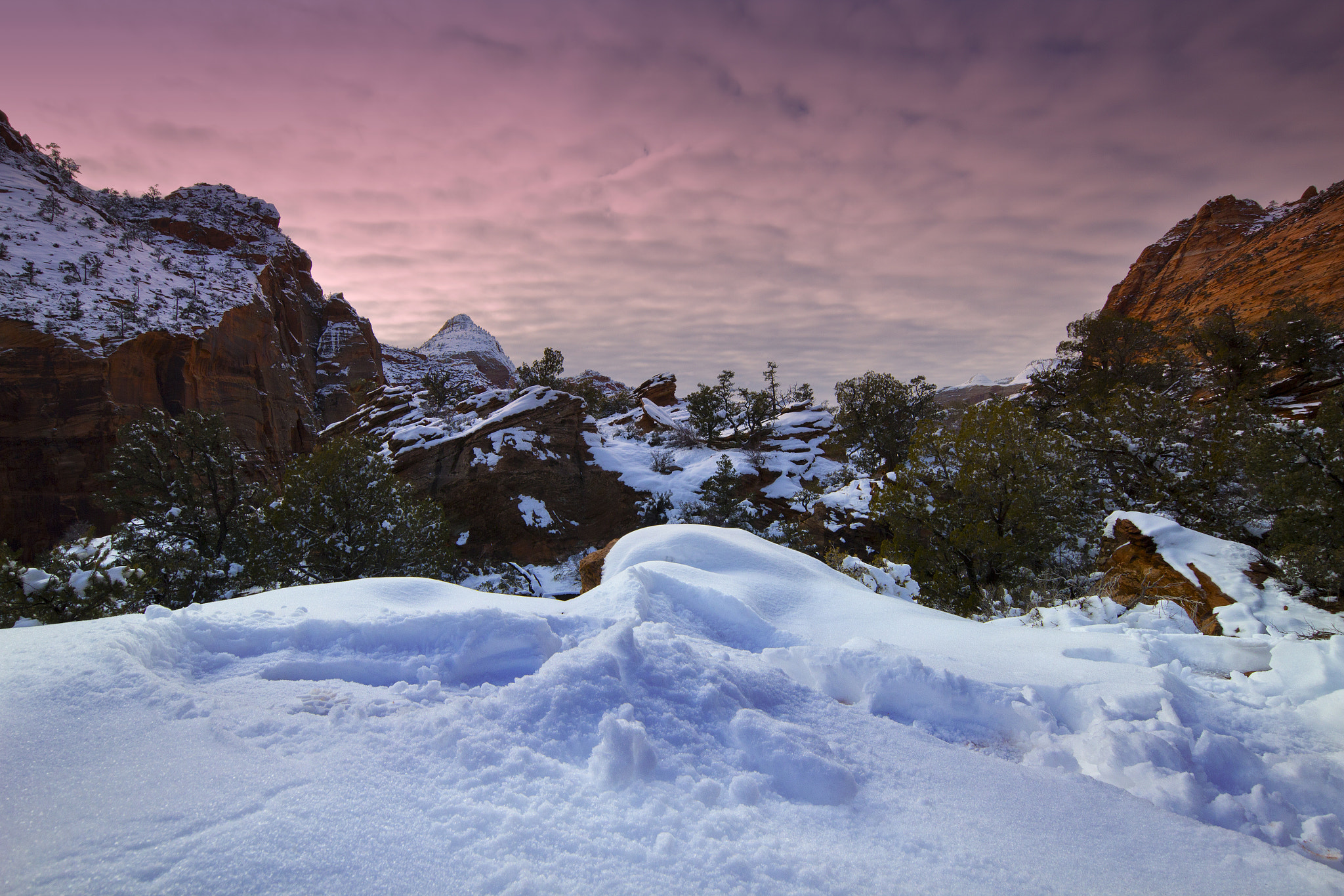 Sigma 10-20mm F3.5 EX DC HSM sample photo. Snowy cliff edge photography