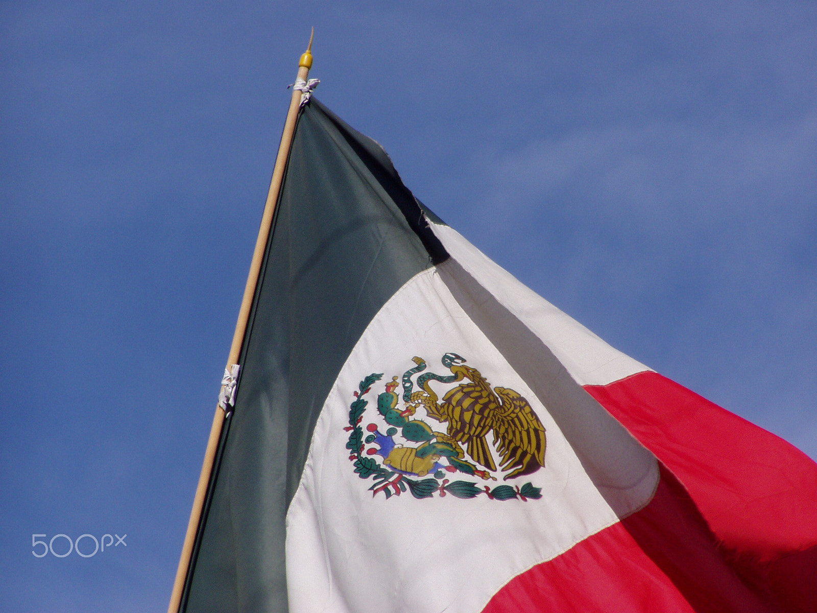 Olympus C720UZ sample photo. Mexican flag photography