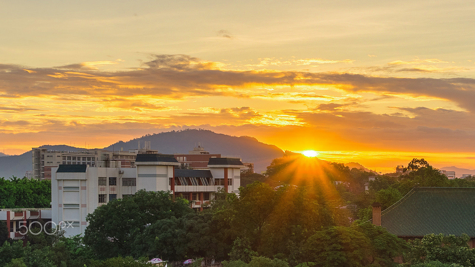 Sony Alpha NEX-6 + Sony Sonnar T* E 24mm F1.8 ZA sample photo. Sunset in scau photography