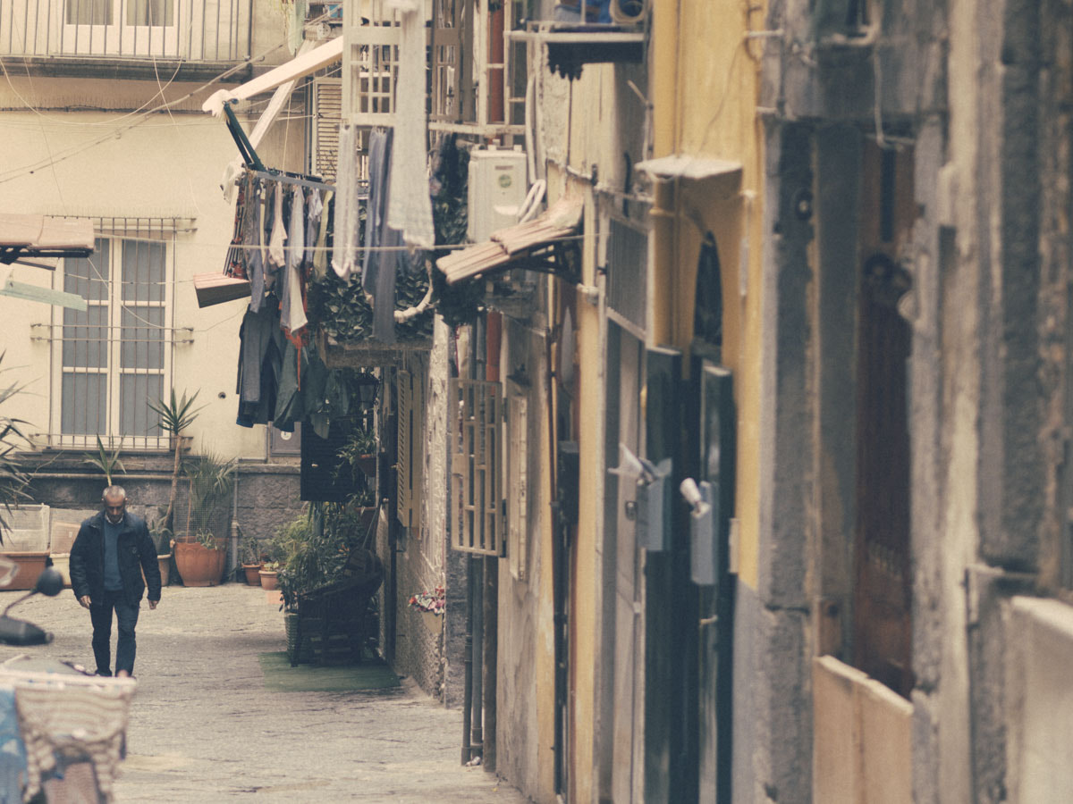 Olympus M.Zuiko Digital ED 75mm F1.8 sample photo. Naples street life photography