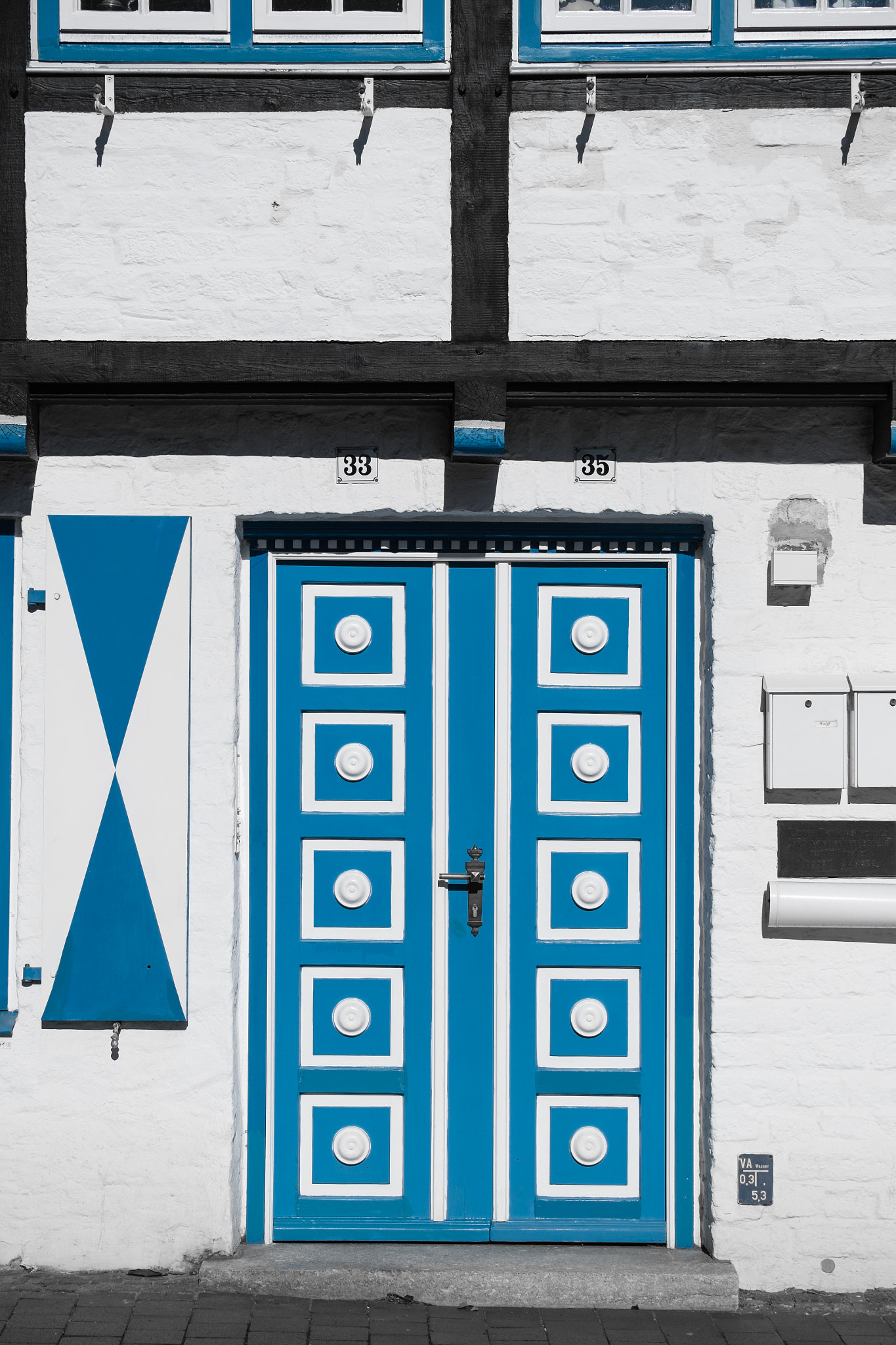 Fujifilm X-M1 + Fujifilm XC 50-230mm F4.5-6.7 OIS sample photo. Geometry in lubeck photography