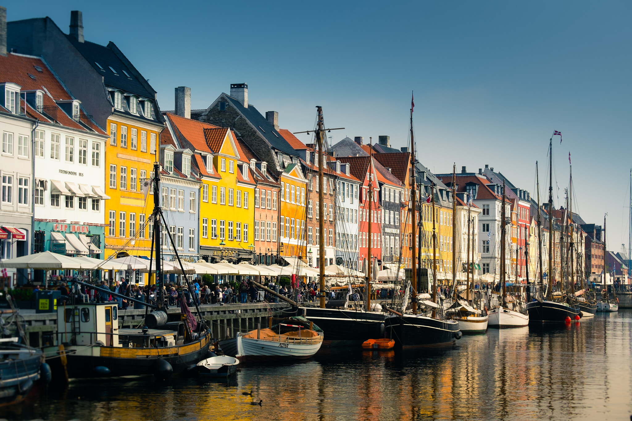 Fujifilm X-M1 + Fujifilm XC 50-230mm F4.5-6.7 OIS sample photo. Nyhavn in copenaghen photography