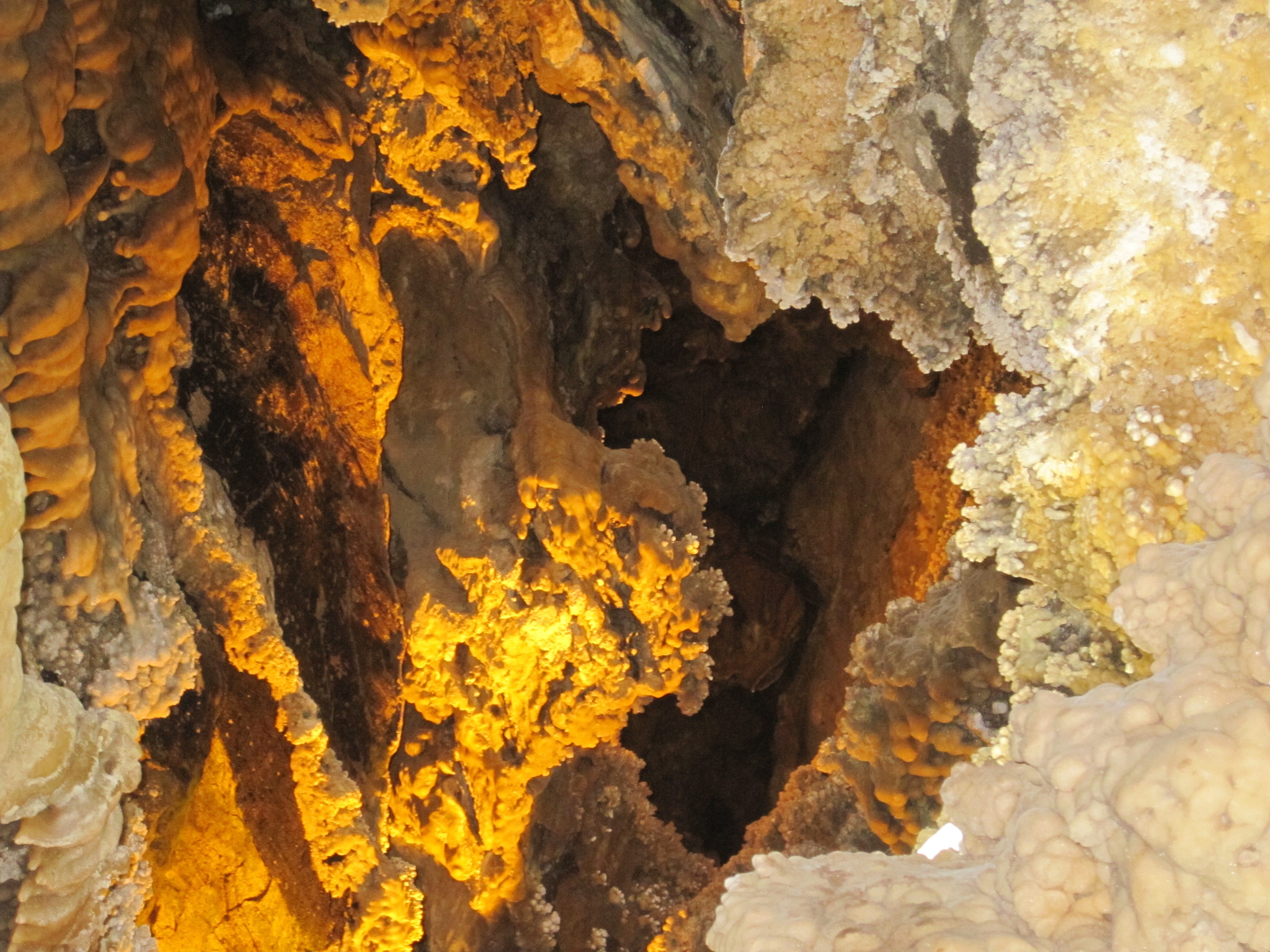 Canon PowerShot SD780 IS (Digital IXUS 100 IS / IXY Digital 210 IS) sample photo. Alisadr cave photography
