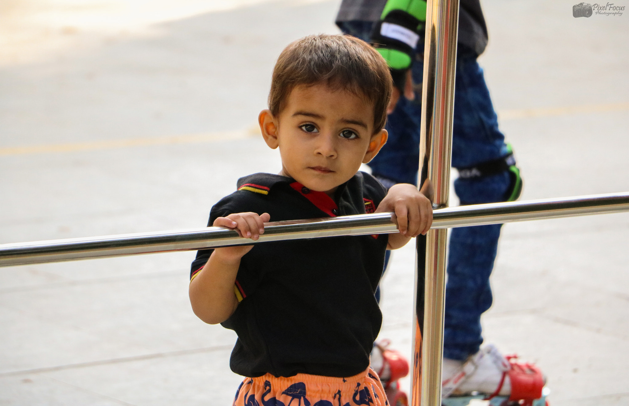 Canon EF-S 18-135mm F3.5-5.6 IS STM sample photo. Curious boy photography