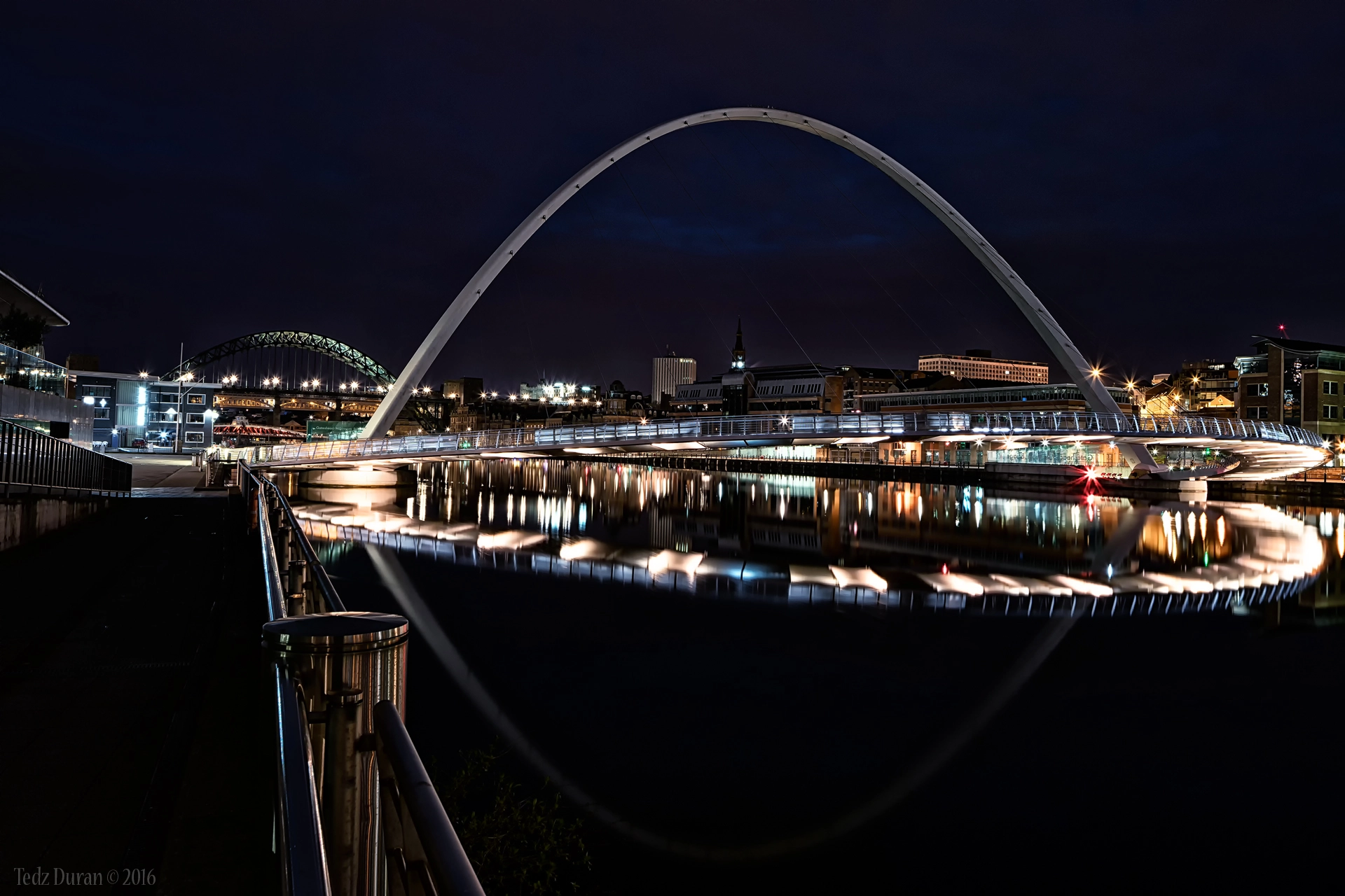 Canon TS-E 24.0mm f/3.5 L II sample photo. Gateshead millennium bridge photography