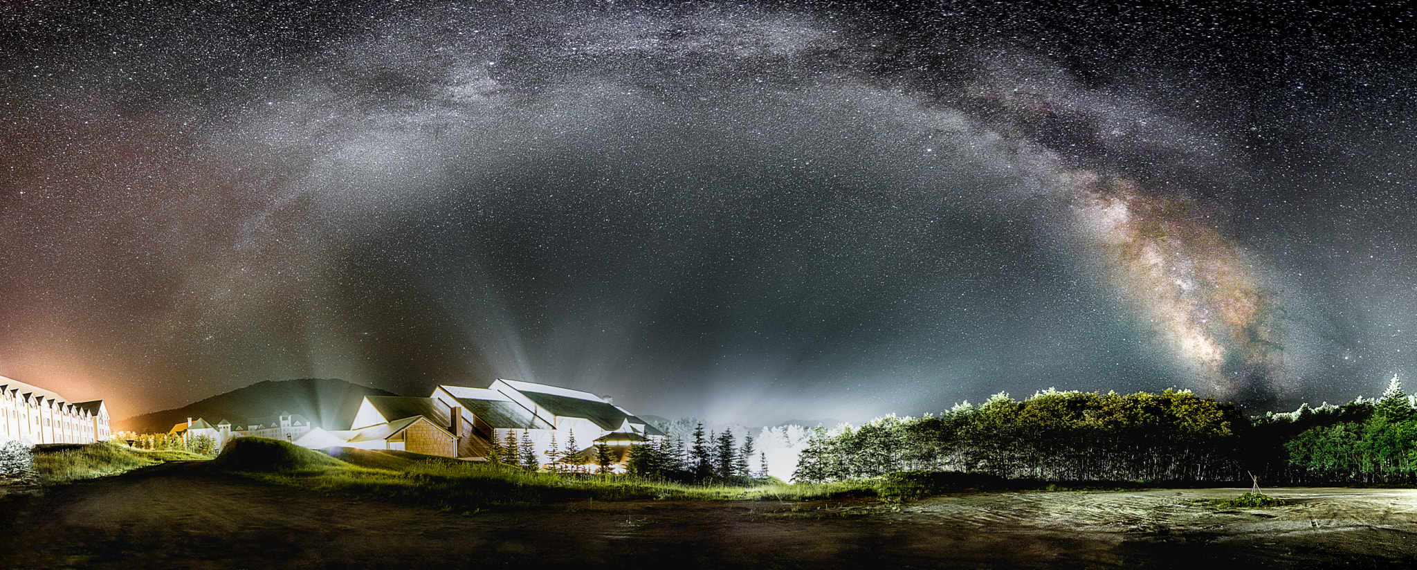 Nikon AF-S Nikkor 18-35mm F3.5-4.5G ED sample photo. The arch of the galaxy photography