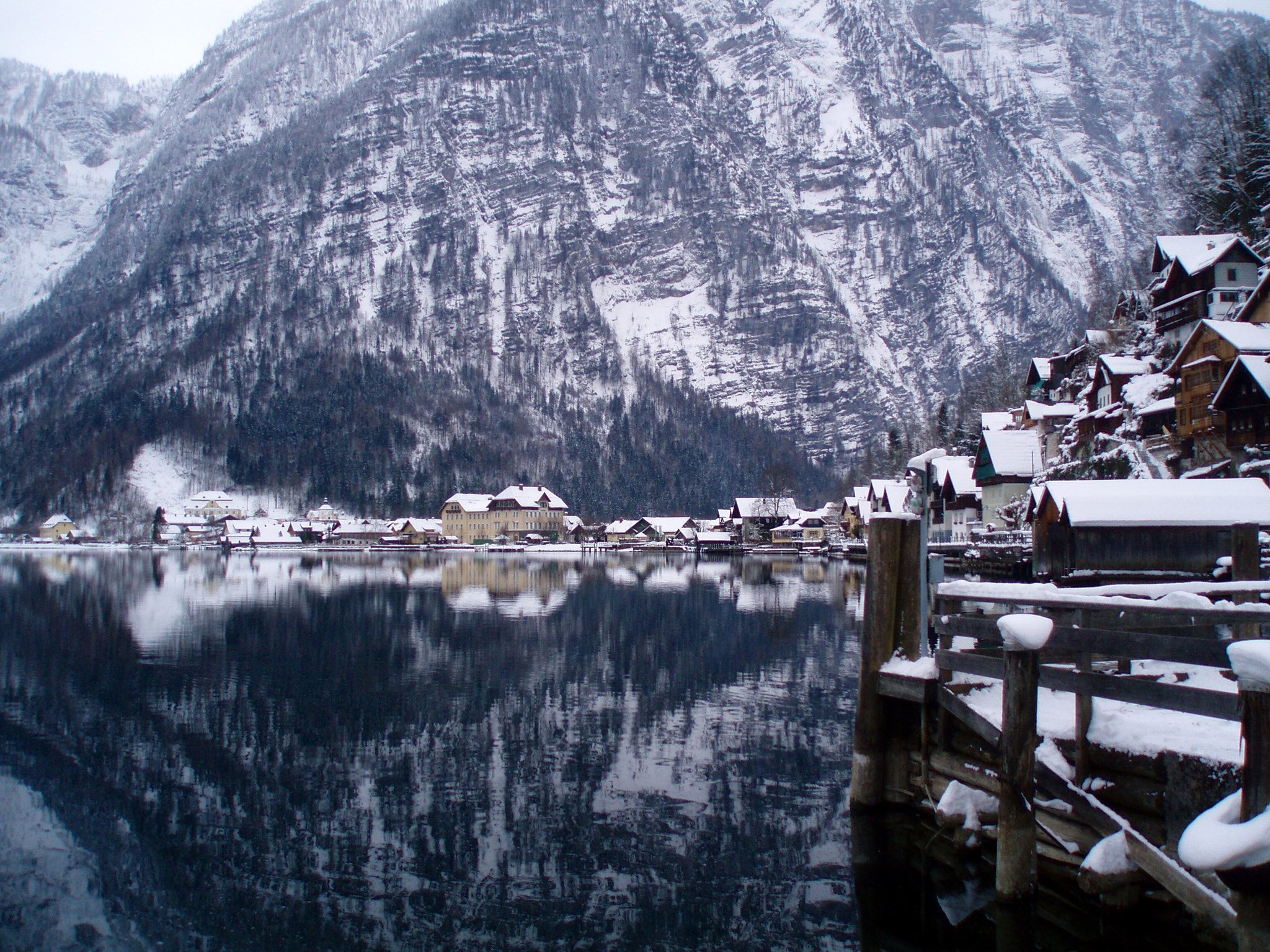 Olympus u700,S700 sample photo. Hallstatt mirror photography