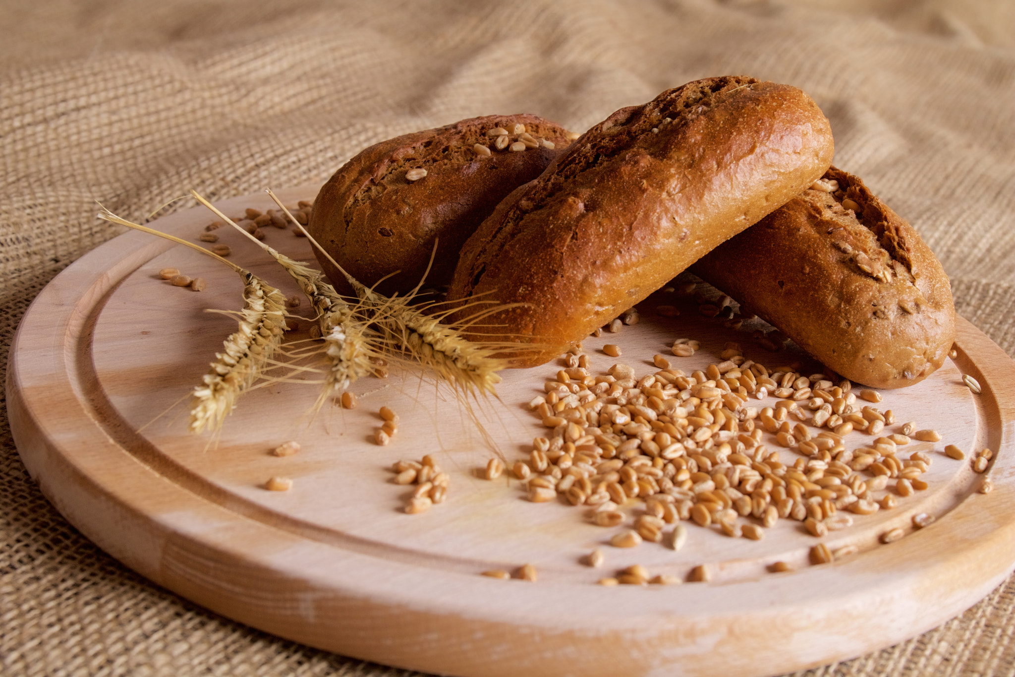Canon EF 24-70mm F4L IS USM sample photo. Rye bread photography
