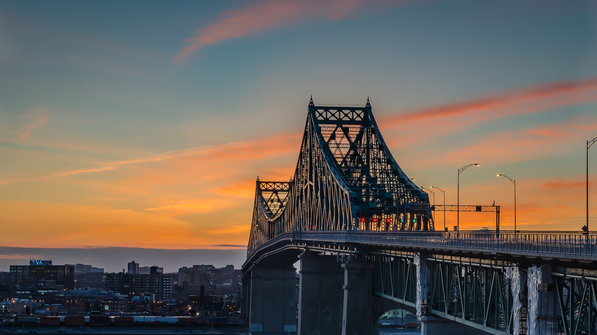 Nikon D5100 + Sigma 50mm F1.4 DG HSM Art sample photo. Sunset over the bridge photography