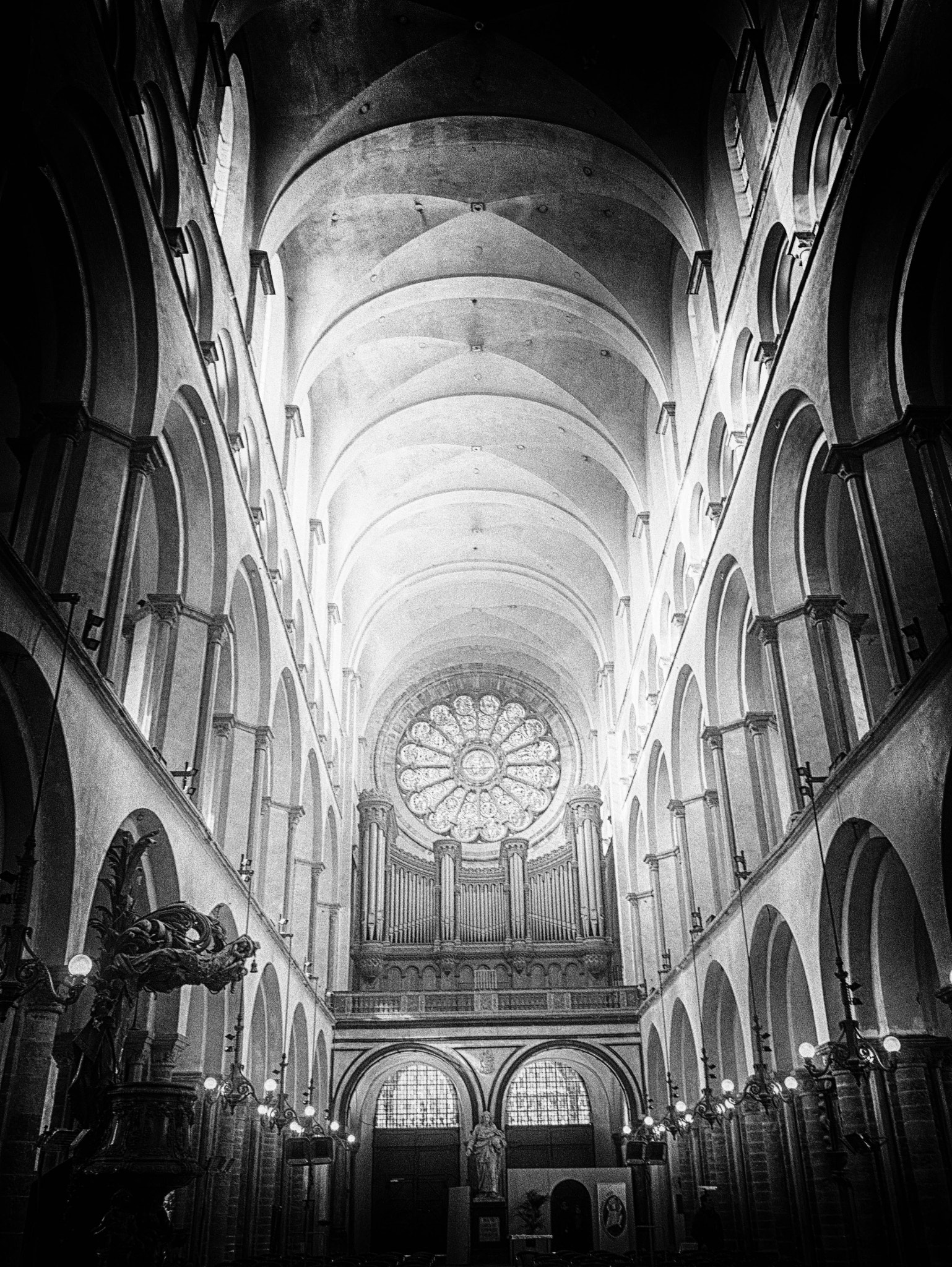 Panasonic Lumix DMC-GM1 + LEICA DG SUMMILUX 15/F1.7 sample photo. Lumière et ombres sur la cathédrale de tournai... photography