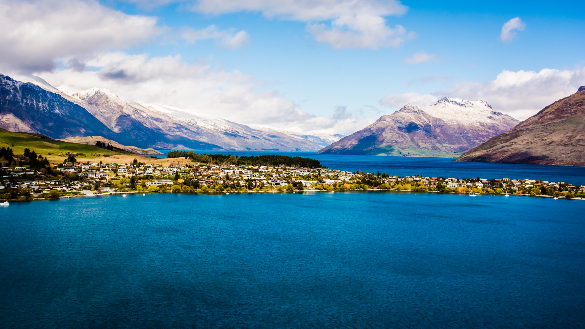 Sigma 17-70mm F2.8-4 DC Macro OS HSM | C sample photo. The town on blue photography