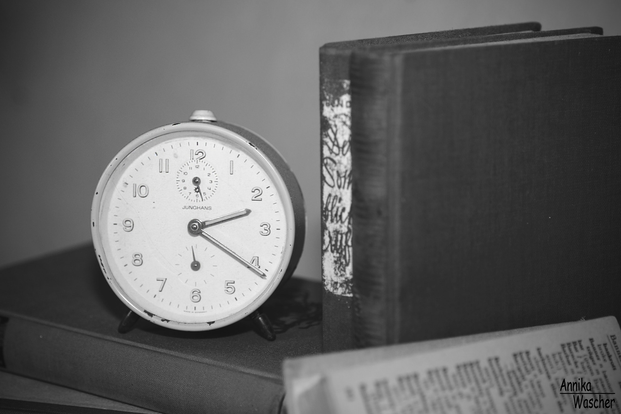 Canon EOS 70D + Sigma 18-50mm f/2.8 Macro sample photo. The clock is ticking photography