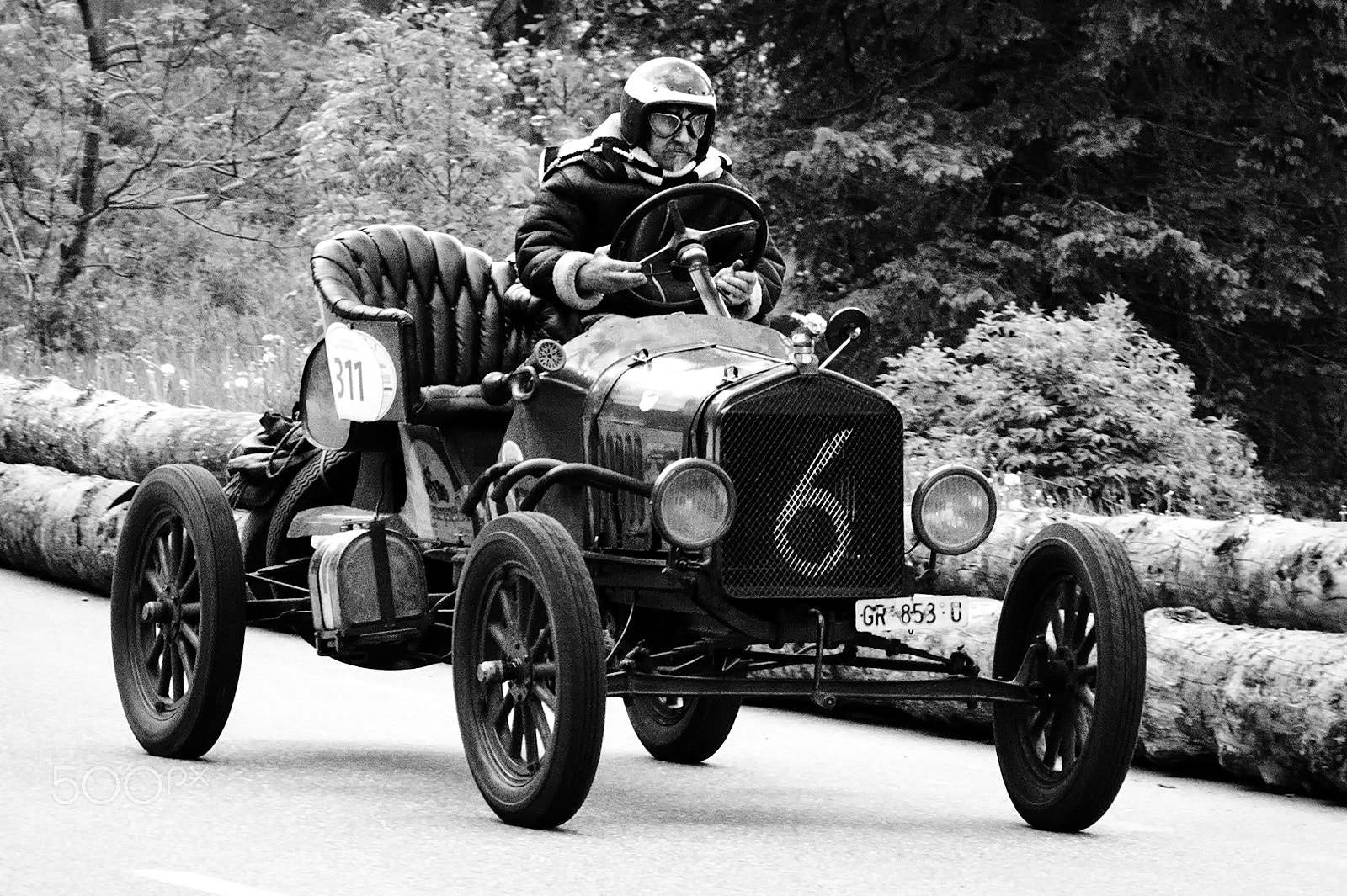 Sigma 50-150mm F2.8 EX APO DC OS HSM sample photo. Oldtimer car race photography