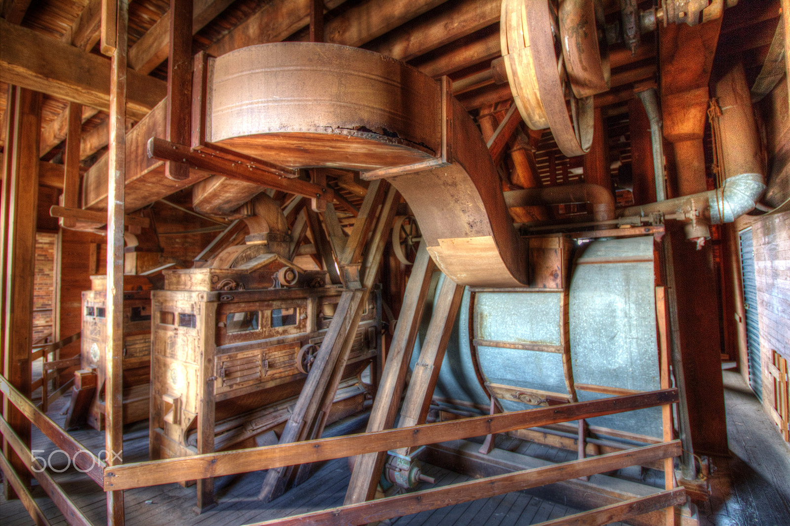 Canon EF-S 10-18mm F4.5–5.6 IS STM sample photo. Yesteryear technology photography