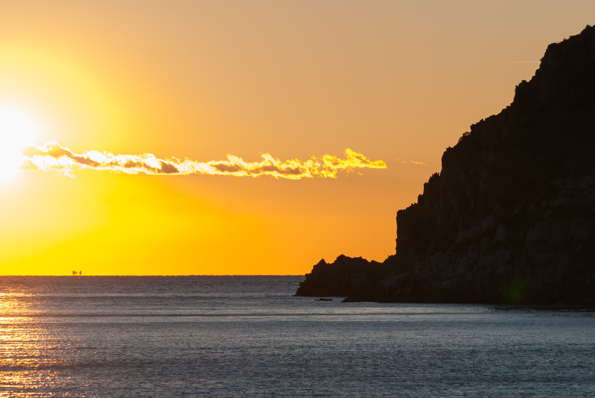 Nikon D80 + Sigma 150mm F2.8 EX DG Macro HSM sample photo. Sunset in deiva marina, liguria, italy photography