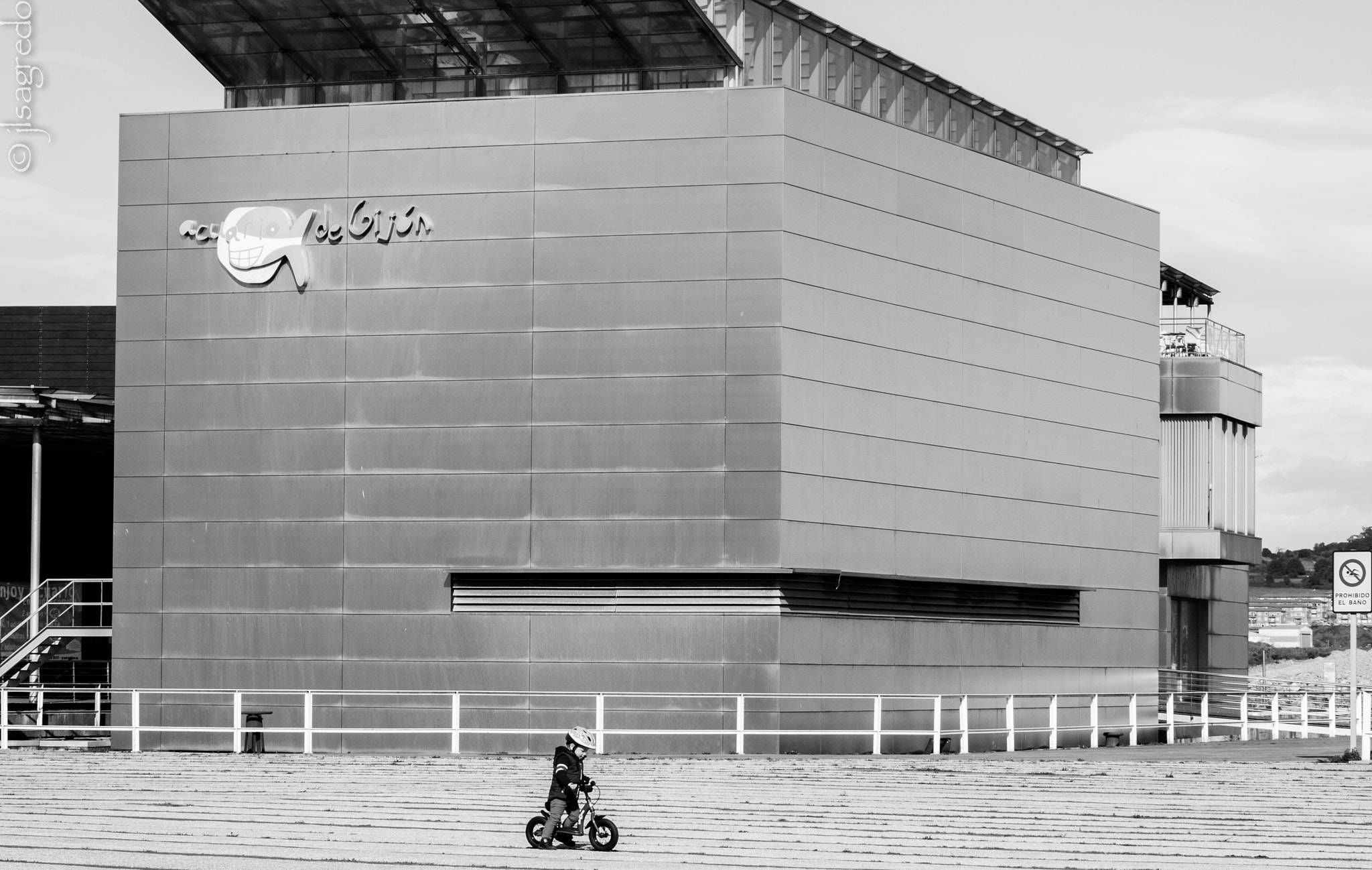 Canon EF 70-300mm F4-5.6L IS USM sample photo. La soledad del ciclista photography