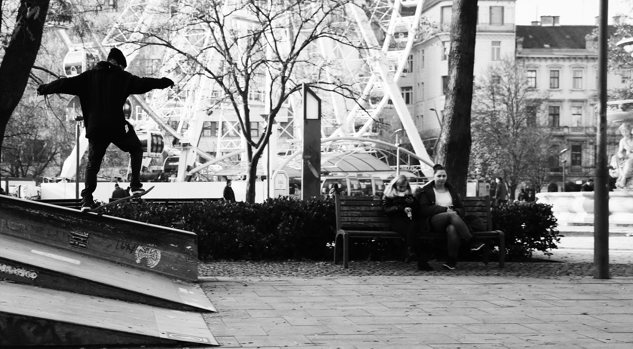 Canon EF-S 18-135mm F3.5-5.6 IS STM sample photo. Skateboarder photography