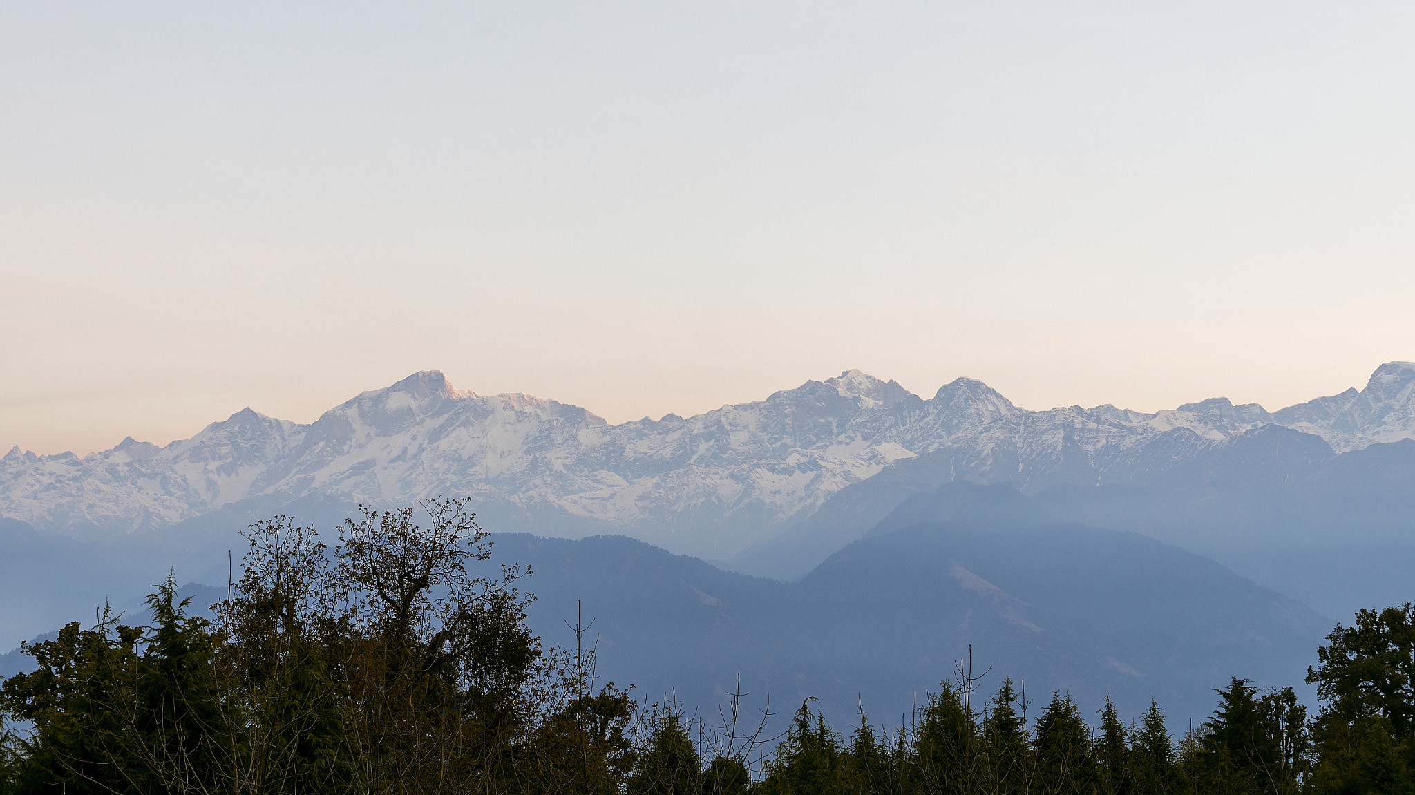 Sony SLT-A37 + Sony DT 35mm F1.8 SAM sample photo. Beautiful himalayan mountain range during sunrise covered in snow photography