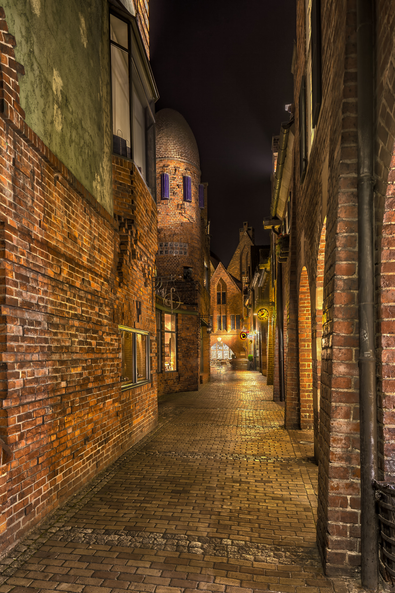 Canon EOS 5D Mark II + Canon TS-E 24.0mm f/3.5 L II sample photo. Bremen bei nacht photography