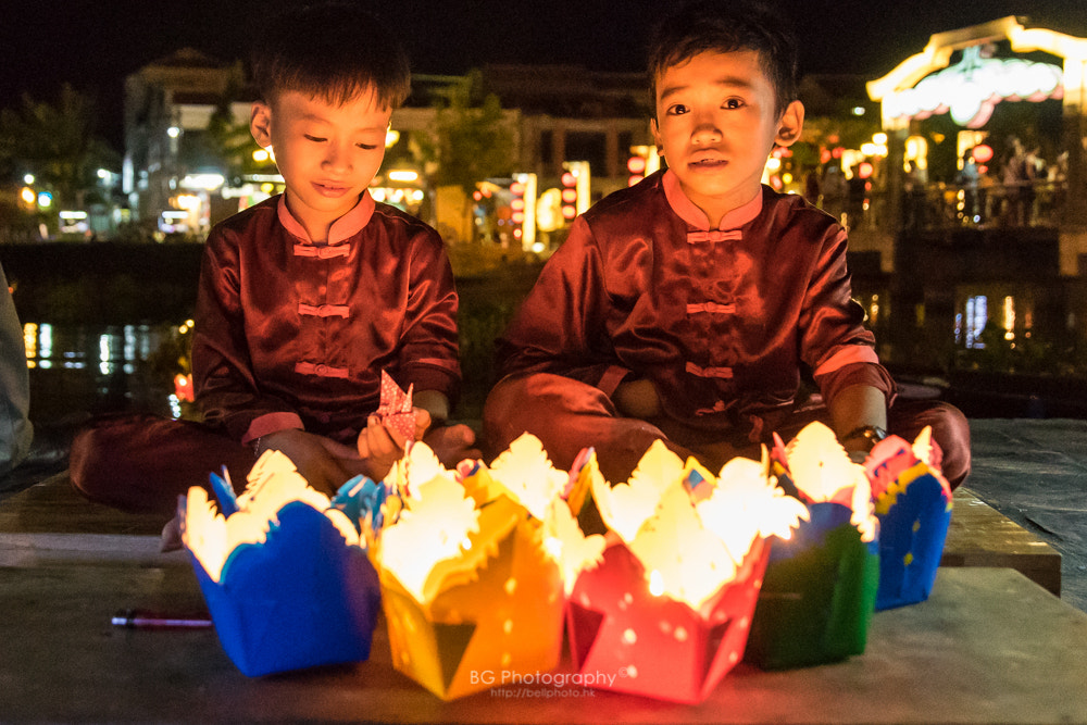 Sony a7 + Canon EF 85mm F1.2L II USM sample photo. Lantern hawkers. photography