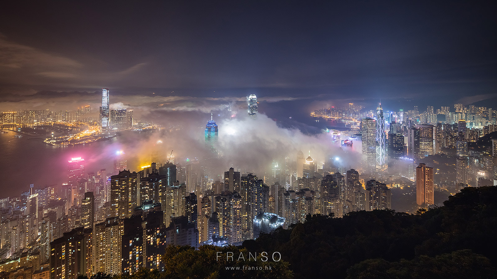 Canon EOS 5DS R + Canon TS-E 17mm F4L Tilt-Shift sample photo. Misty victoria harbour photography
