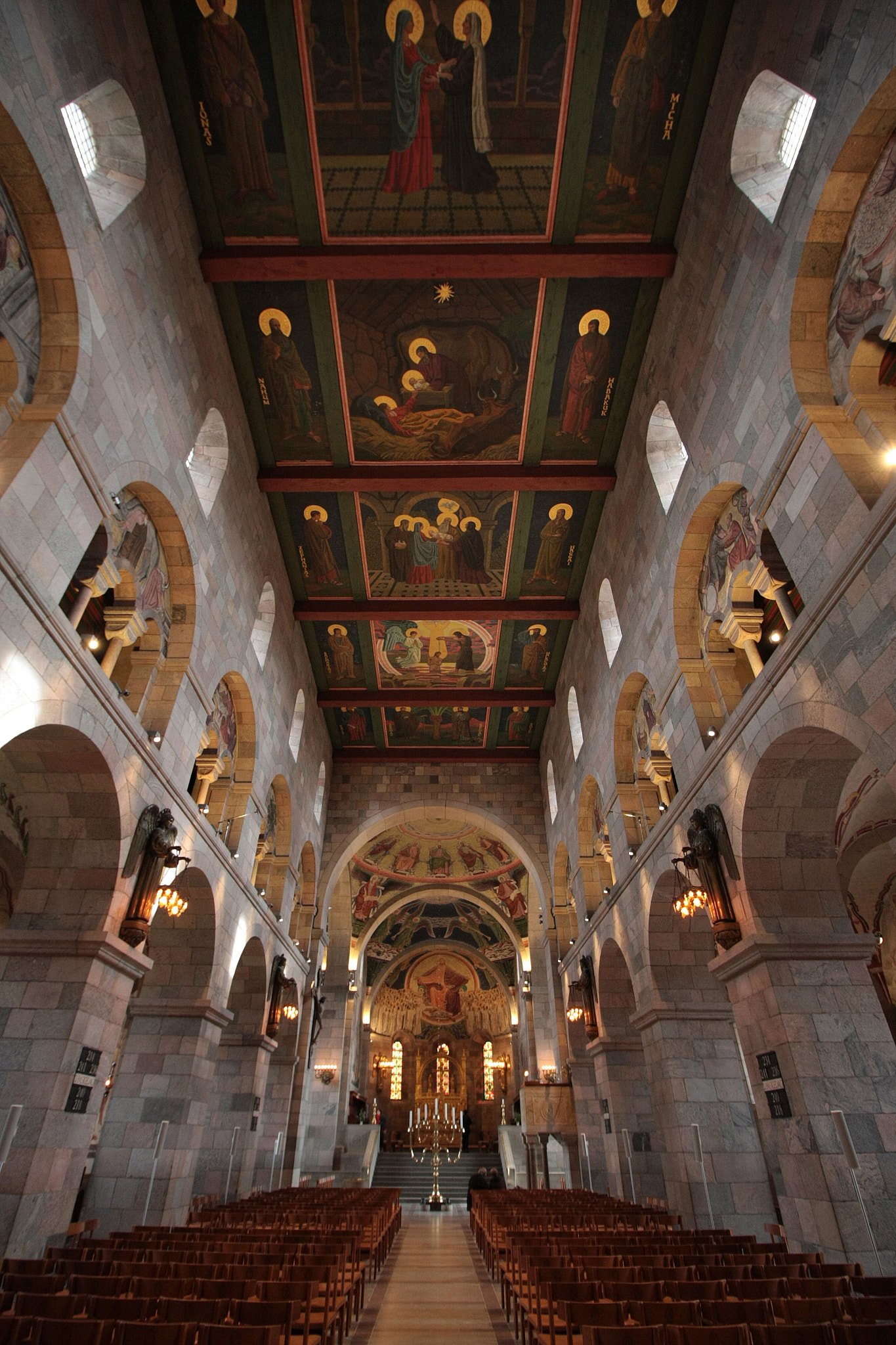 Canon EF-S 10-18mm F4.5–5.6 IS STM sample photo. Cathedral photography