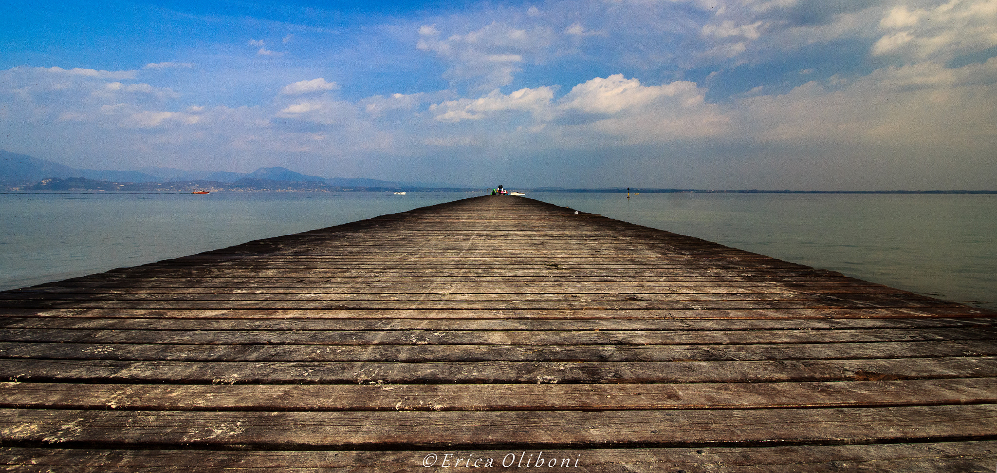 Canon EF-S 10-18mm F4.5–5.6 IS STM sample photo. Geometry of the lines photography