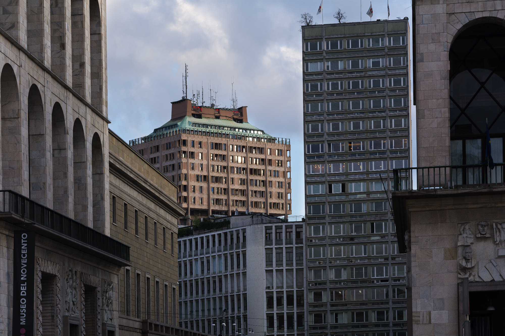 Sigma 17-70mm F2.8-4 DC Macro OS HSM | C sample photo. Torre velasca photography