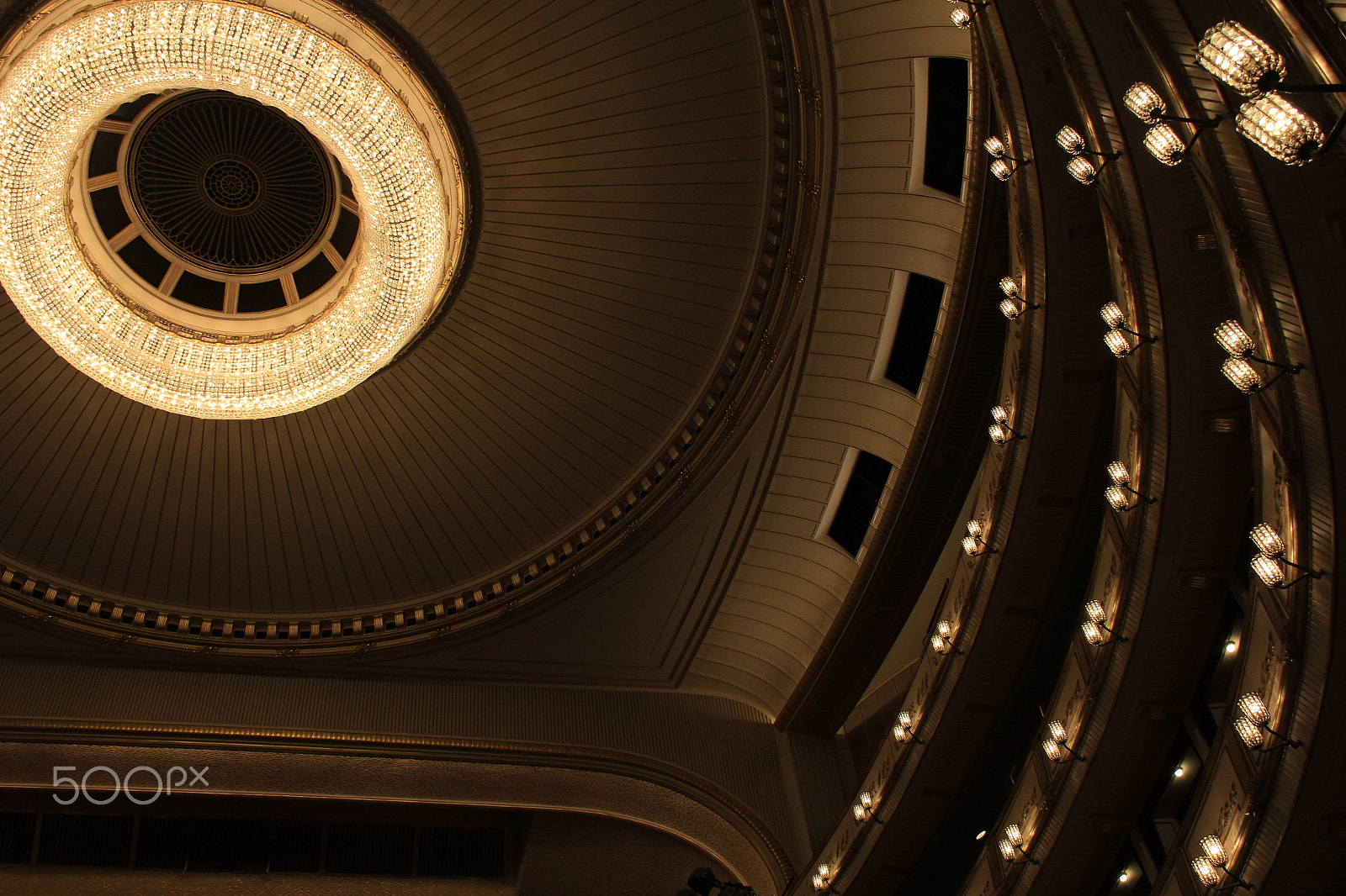 Canon EF-S 18-55mm F3.5-5.6 sample photo. A night at the opera photography