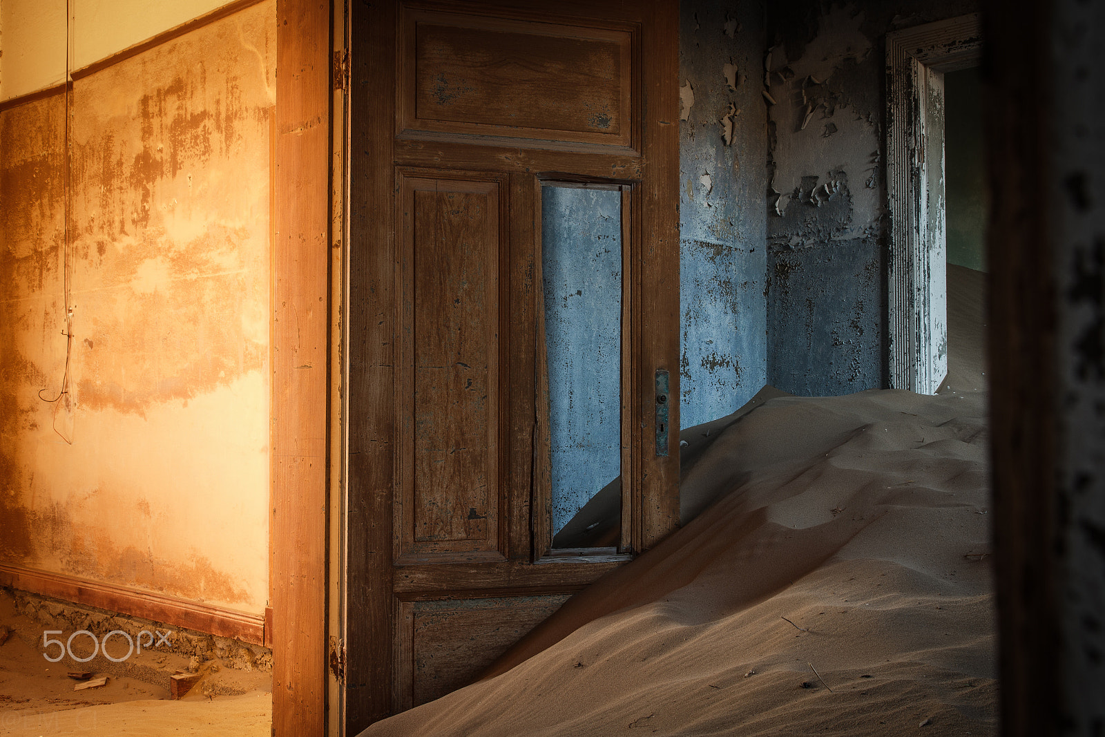 Canon EOS 600D (Rebel EOS T3i / EOS Kiss X5) sample photo. Room full of sand, kolmanskop, namibia photography
