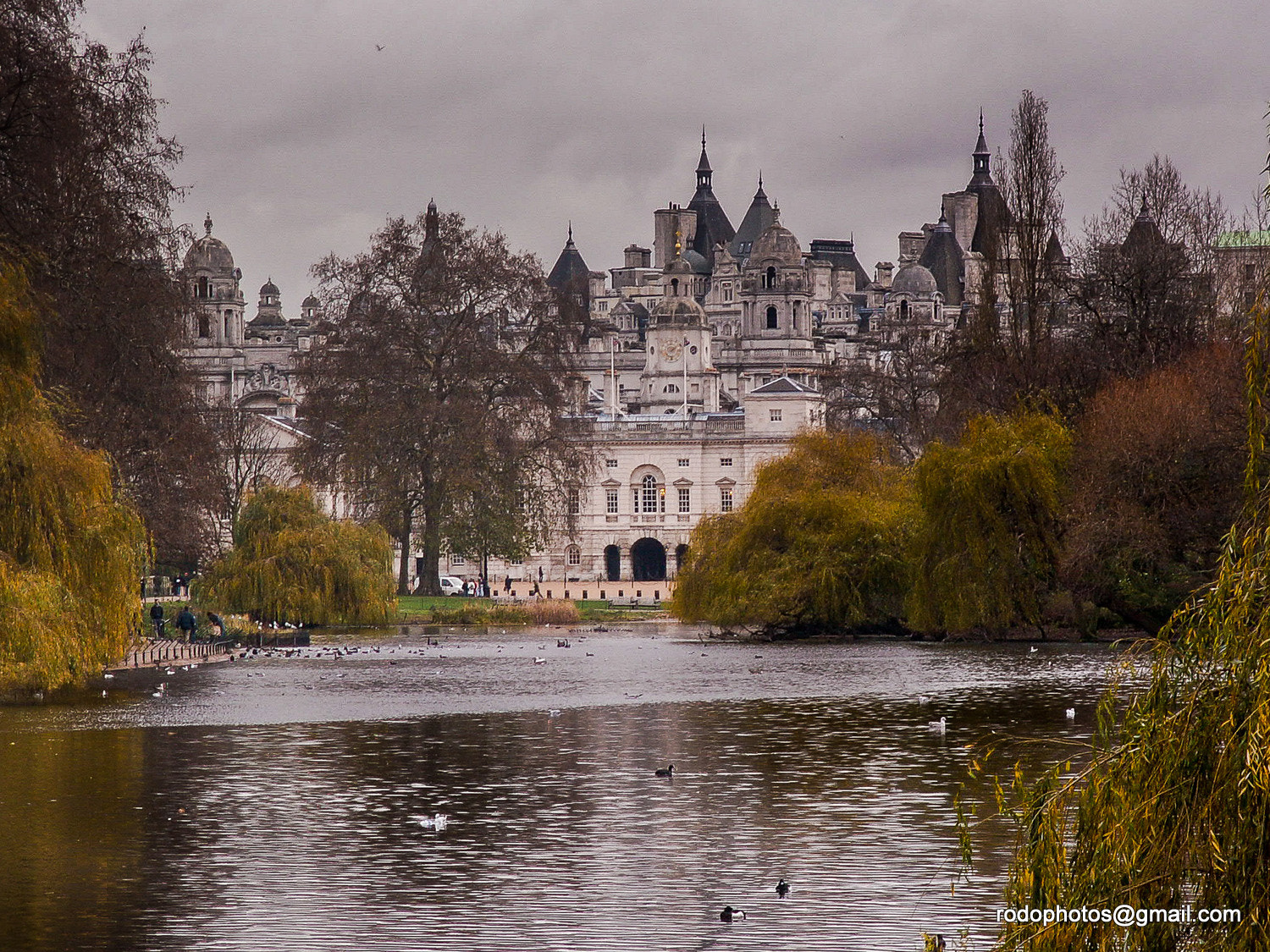 KONICA MINOLTA DiMAGE Z3 sample photo. London photography