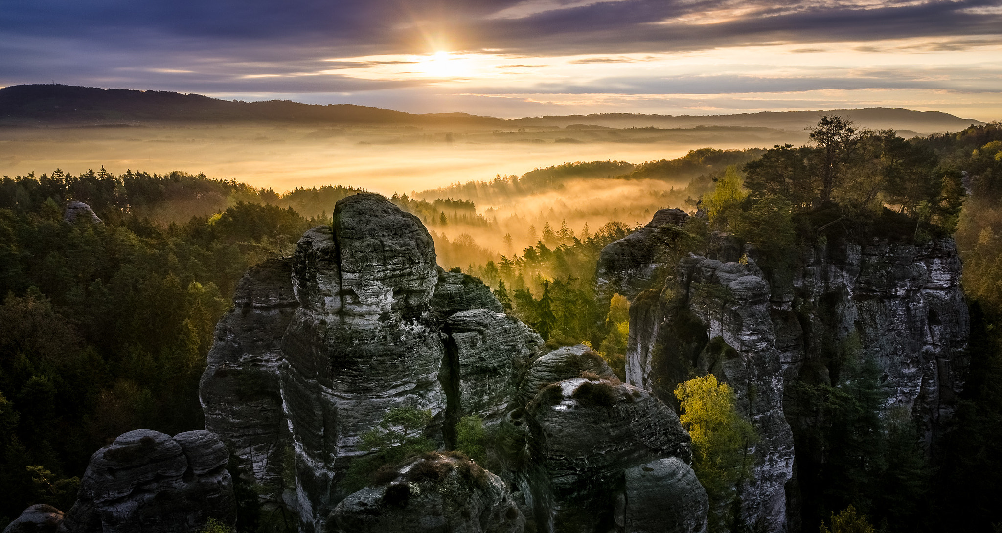 Nikon D7000 + Sigma 17-70mm F2.8-4 DC Macro OS HSM | C sample photo. First rays of light photography