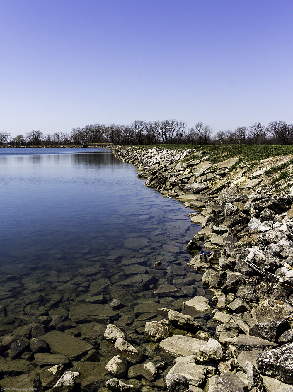 Sigma 18-250mm F3.5-6.3 DC OS HSM sample photo. Walk at the reservoir photography