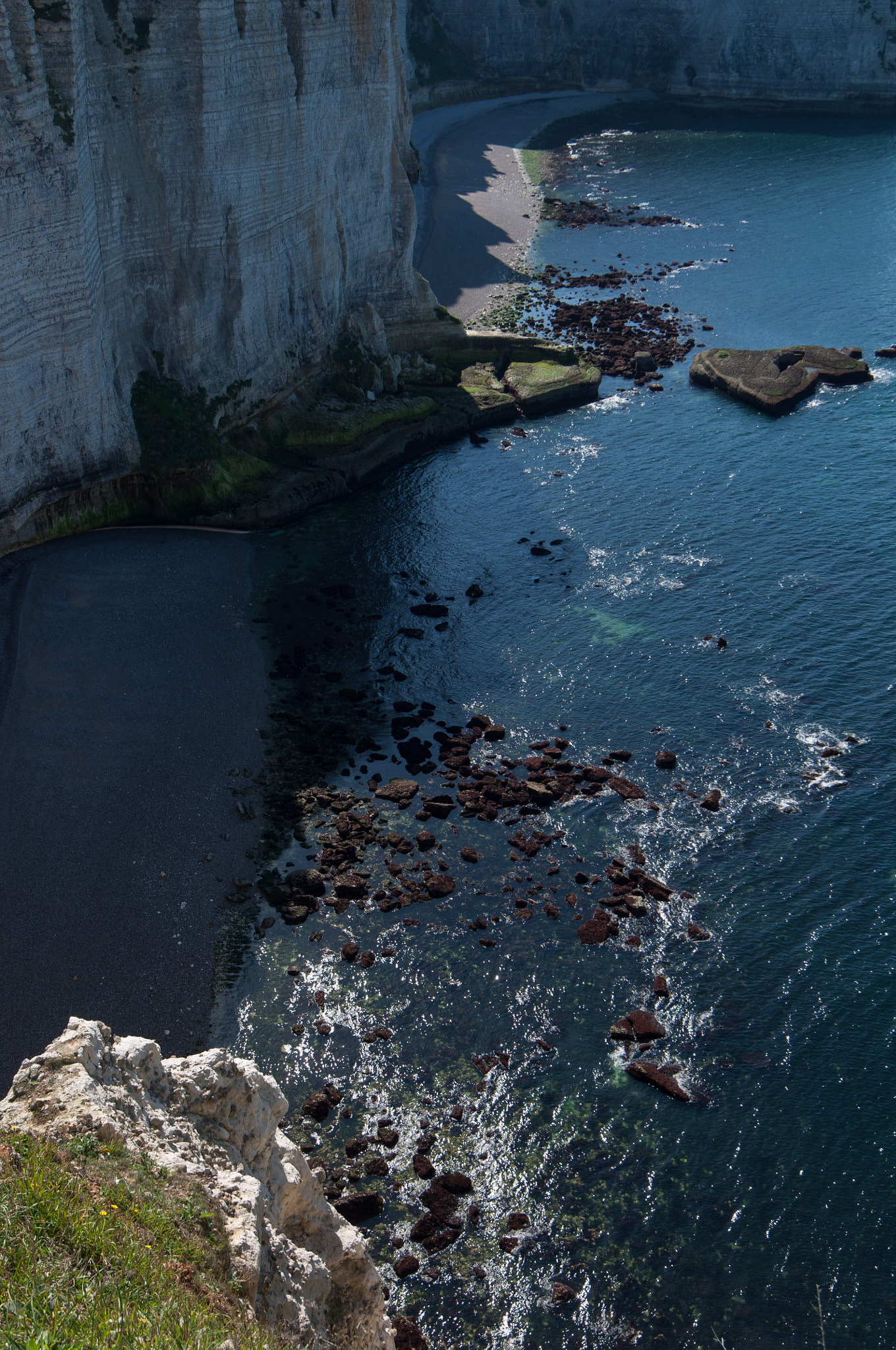 Nikon AF-S Nikkor 16-35mm F4G ED VR sample photo. Sunny etretat photography