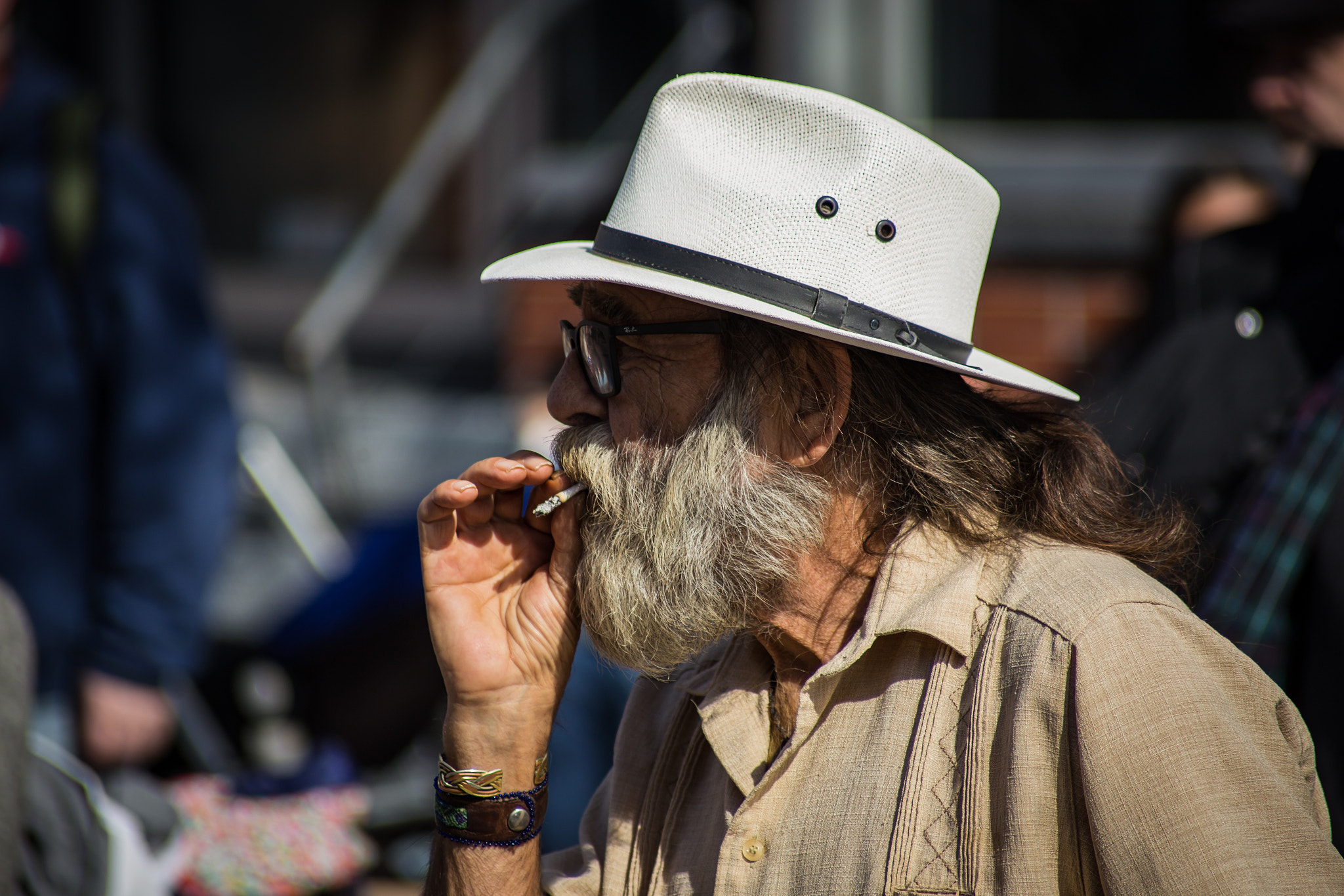 Canon EOS 6D + Canon EF 70-210mm f/4 sample photo. Faces of the market photography