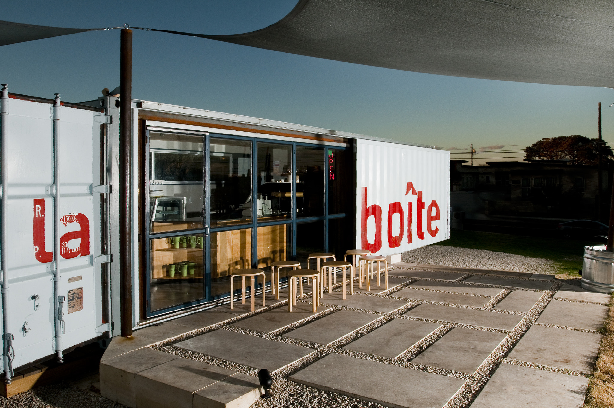 Nikon AF-S Nikkor 17-35mm F2.8D ED-IF sample photo. La boite cafe, austin tx photography